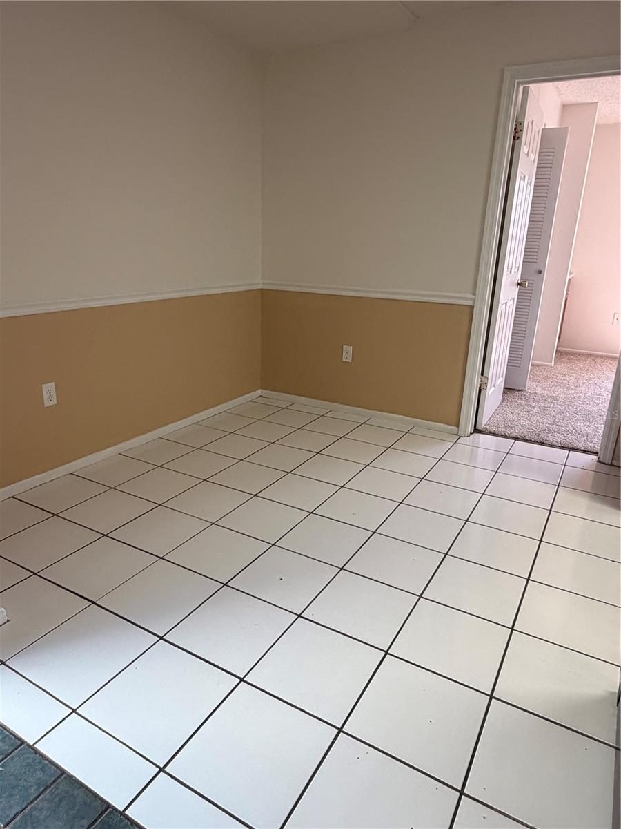 Image 5 of 10 For 1275 Woodman Way