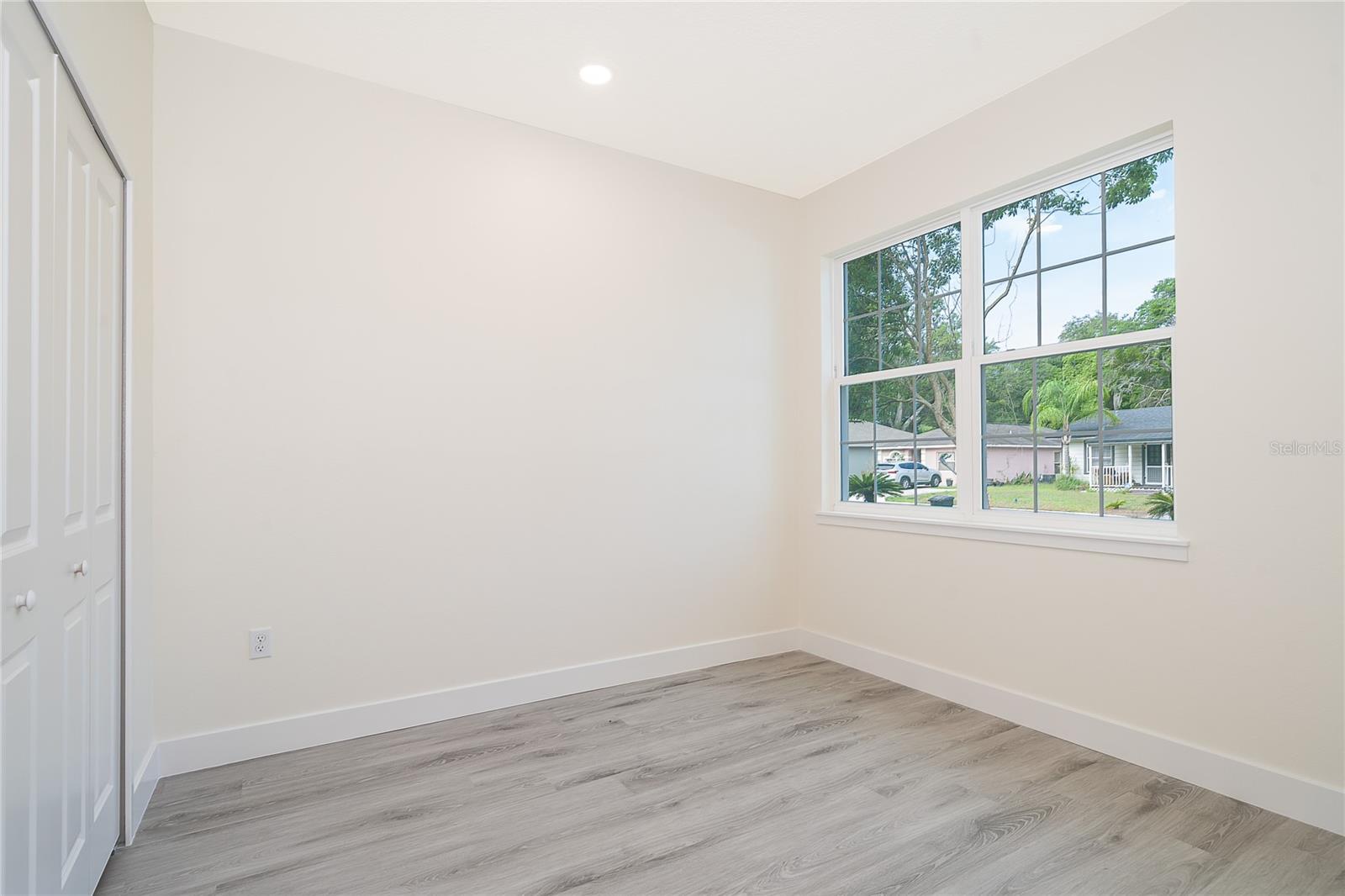 Image 14 of 20 For 1317 Douglas Street