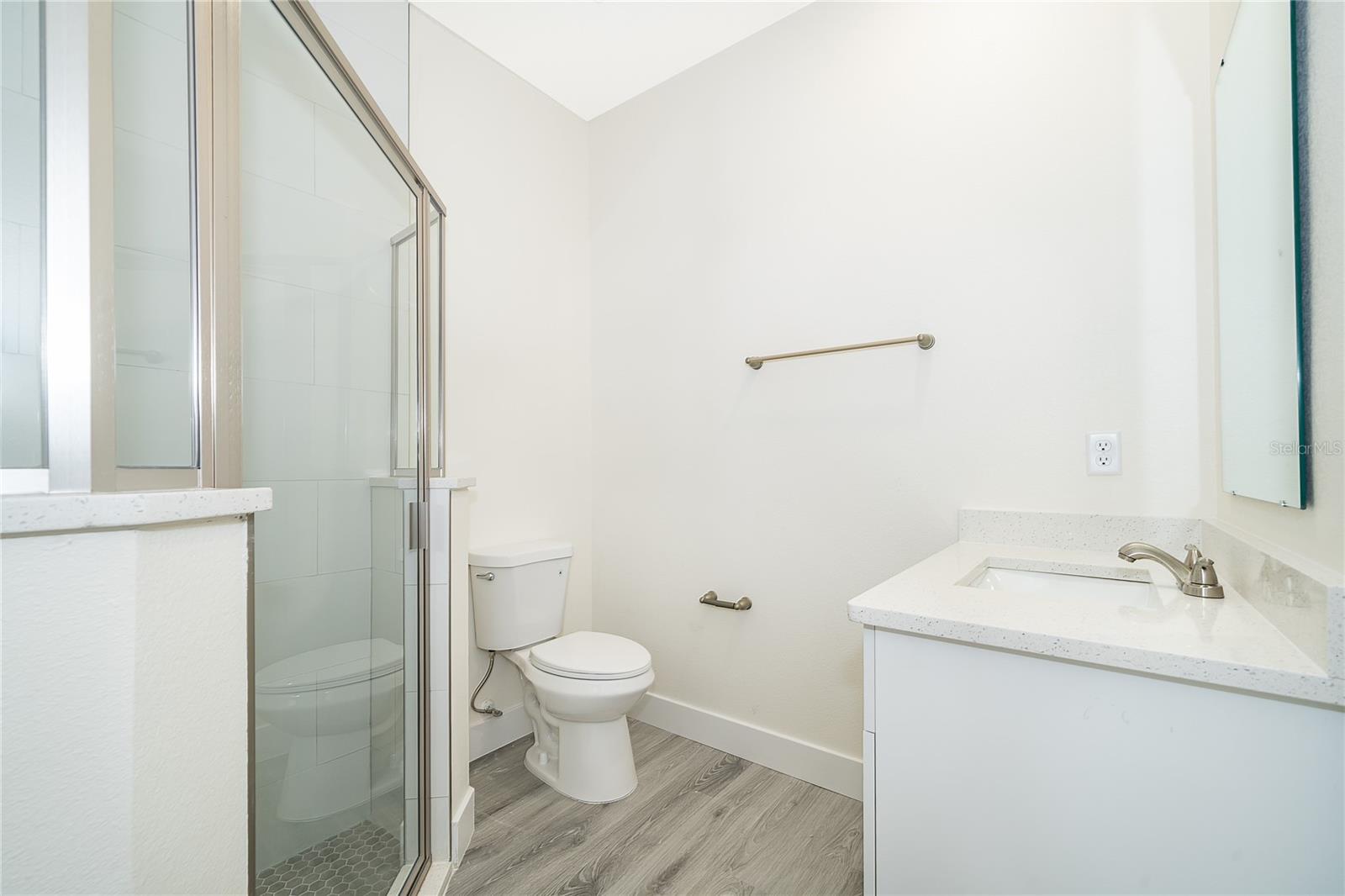 Image 18 of 20 For 1317 Douglas Street