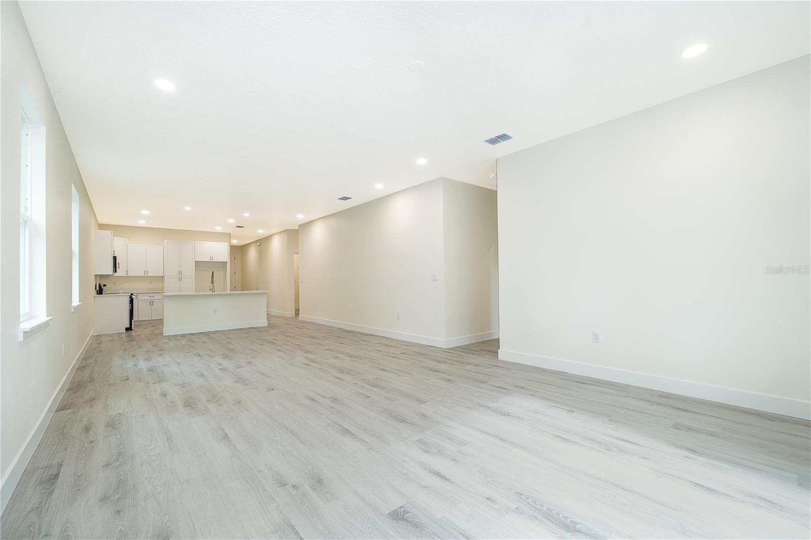 Image 9 of 20 For 1317 Douglas Street