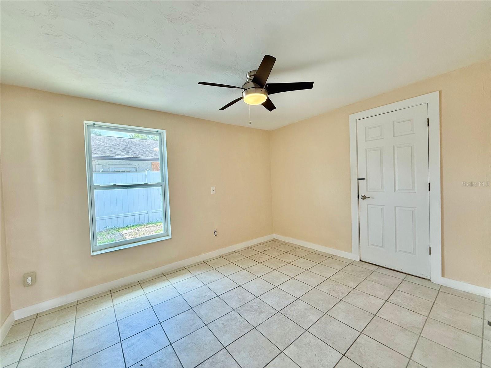 Image 10 of 25 For 5152 Isabelle Avenue