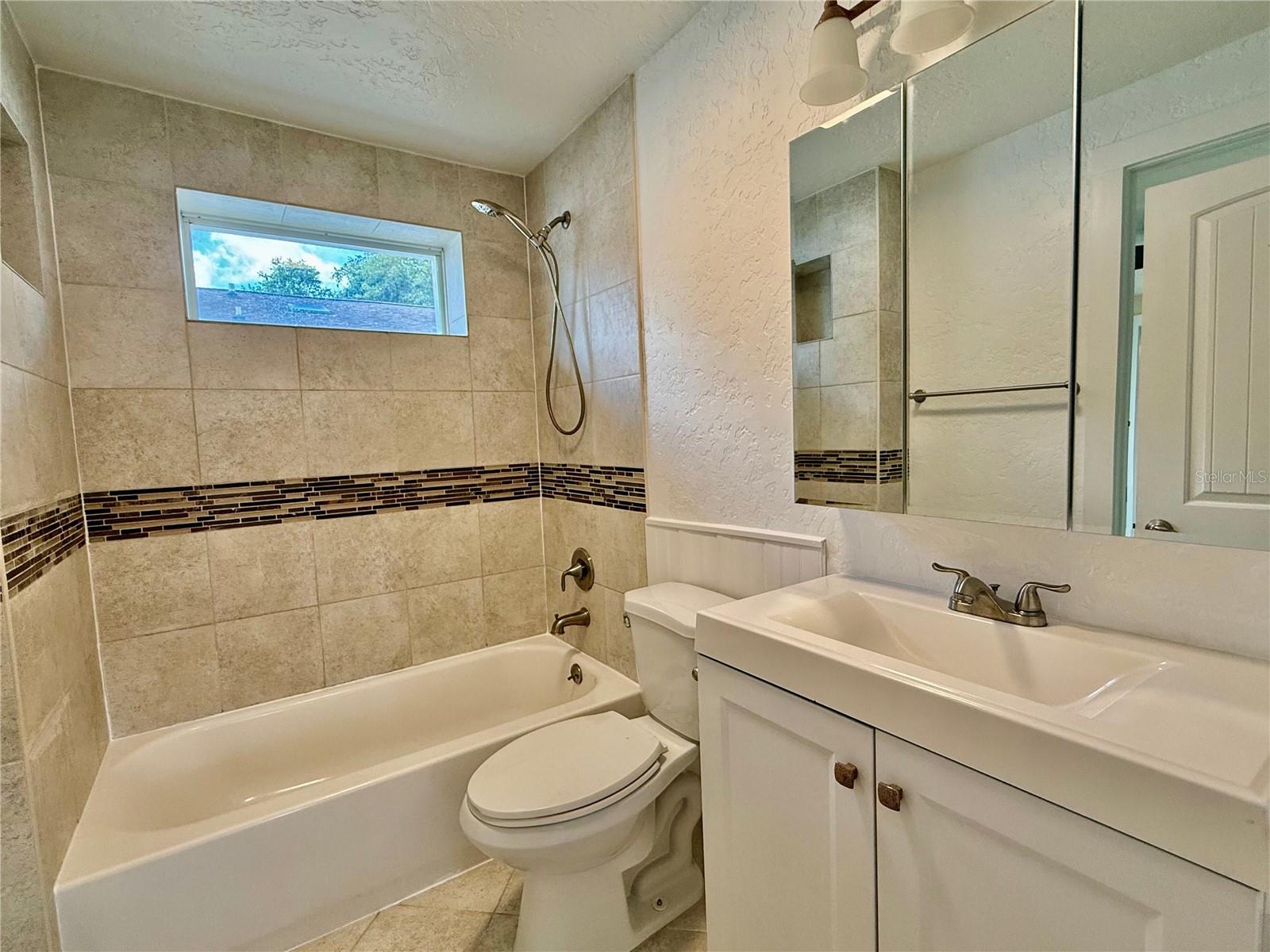 Image 13 of 25 For 5152 Isabelle Avenue