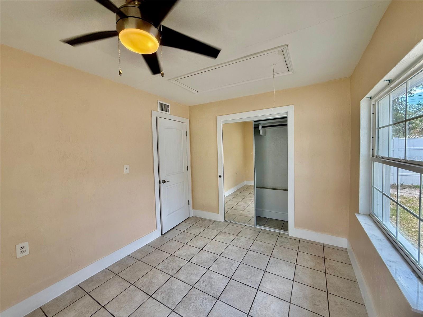 Image 18 of 25 For 5152 Isabelle Avenue
