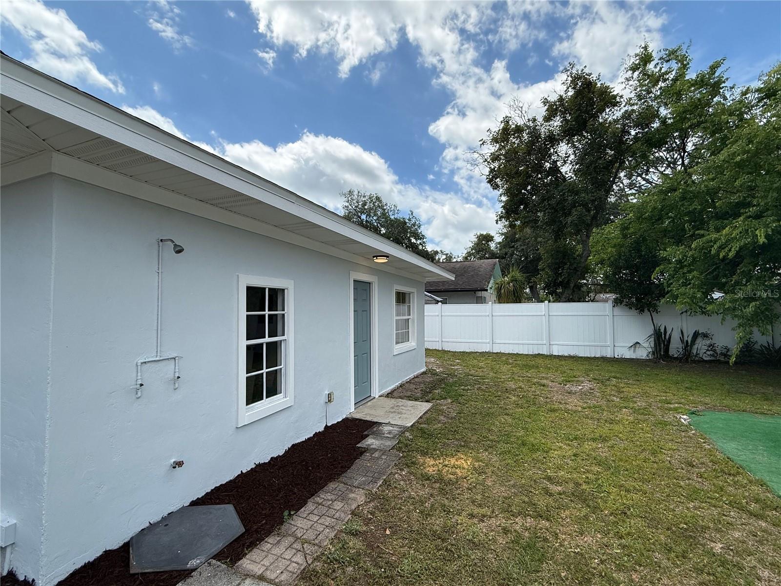 Image 21 of 25 For 5152 Isabelle Avenue