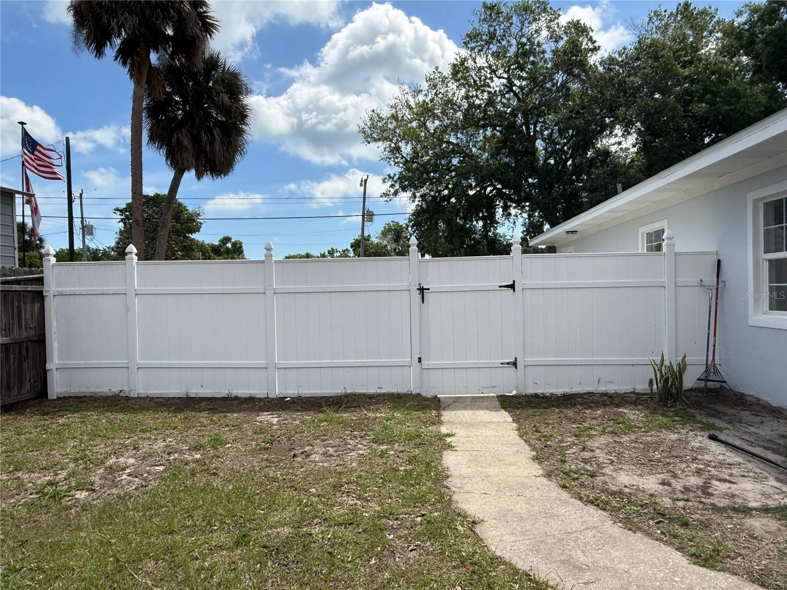Image 24 of 25 For 5152 Isabelle Avenue