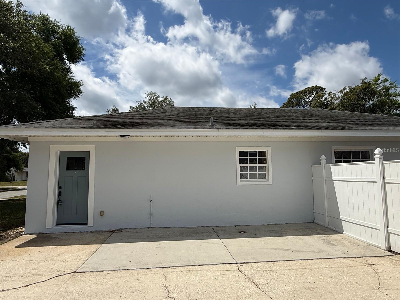 Image 4 of 25 For 5152 Isabelle Avenue