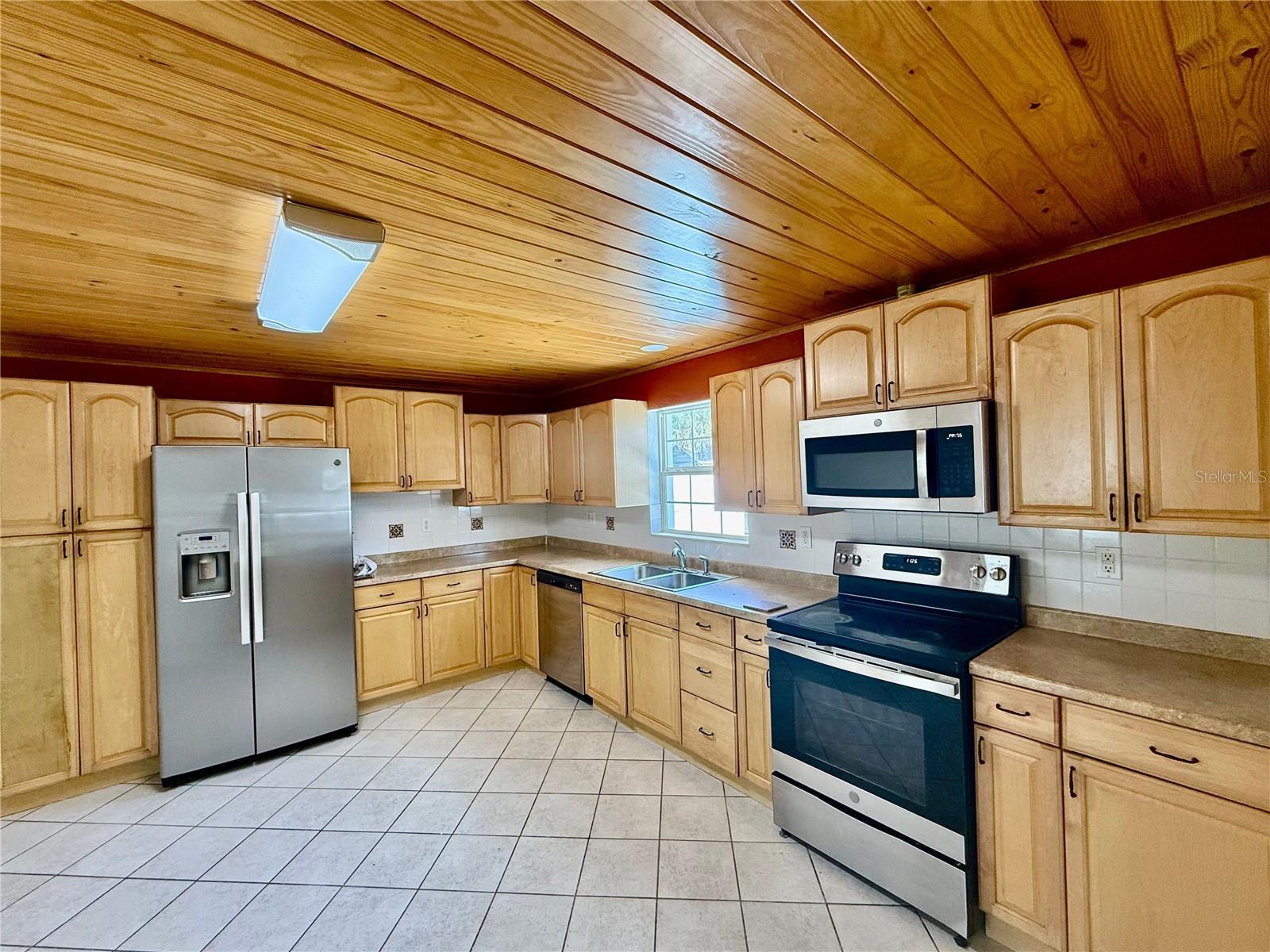 Image 7 of 25 For 5152 Isabelle Avenue
