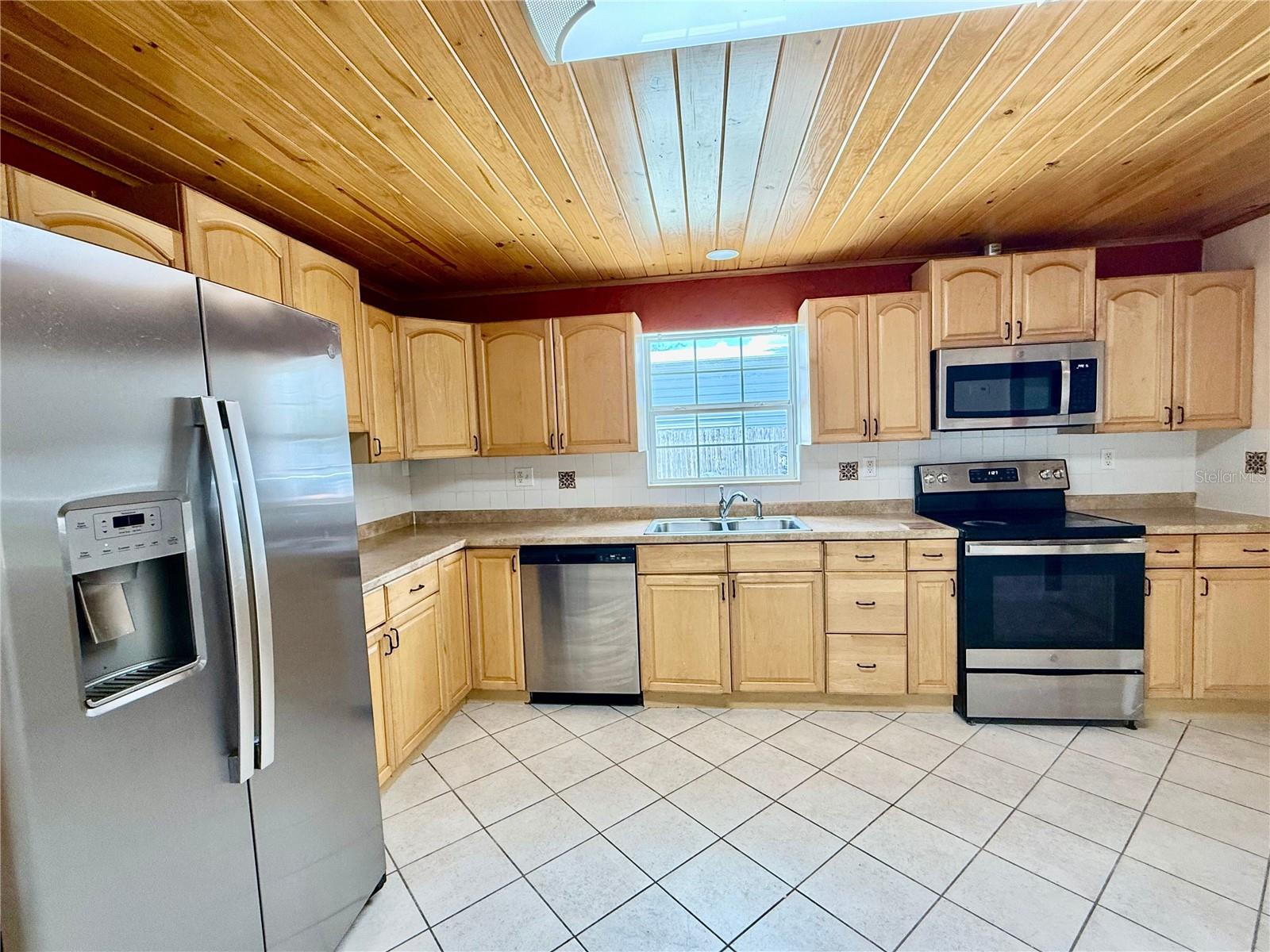 Image 9 of 25 For 5152 Isabelle Avenue