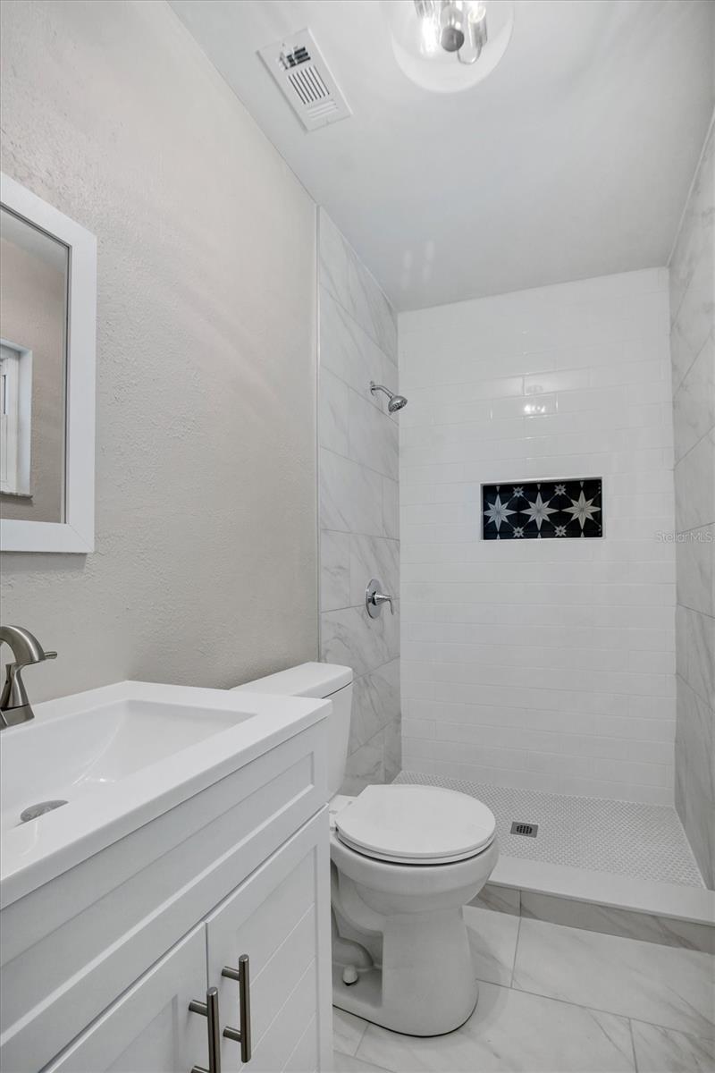 Listing photo id 12 for 112 Amy Circle