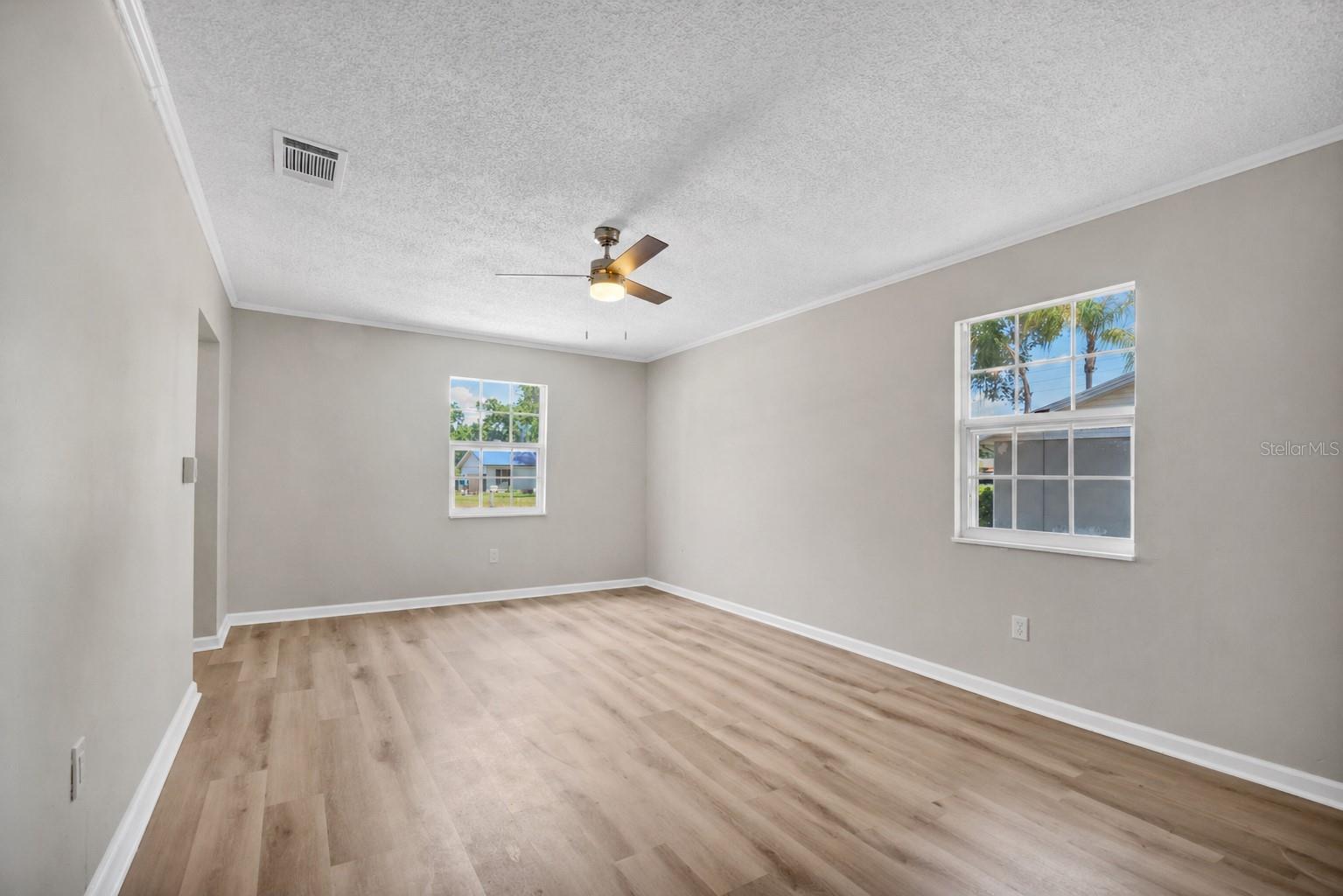 Listing photo id 15 for 112 Amy Circle