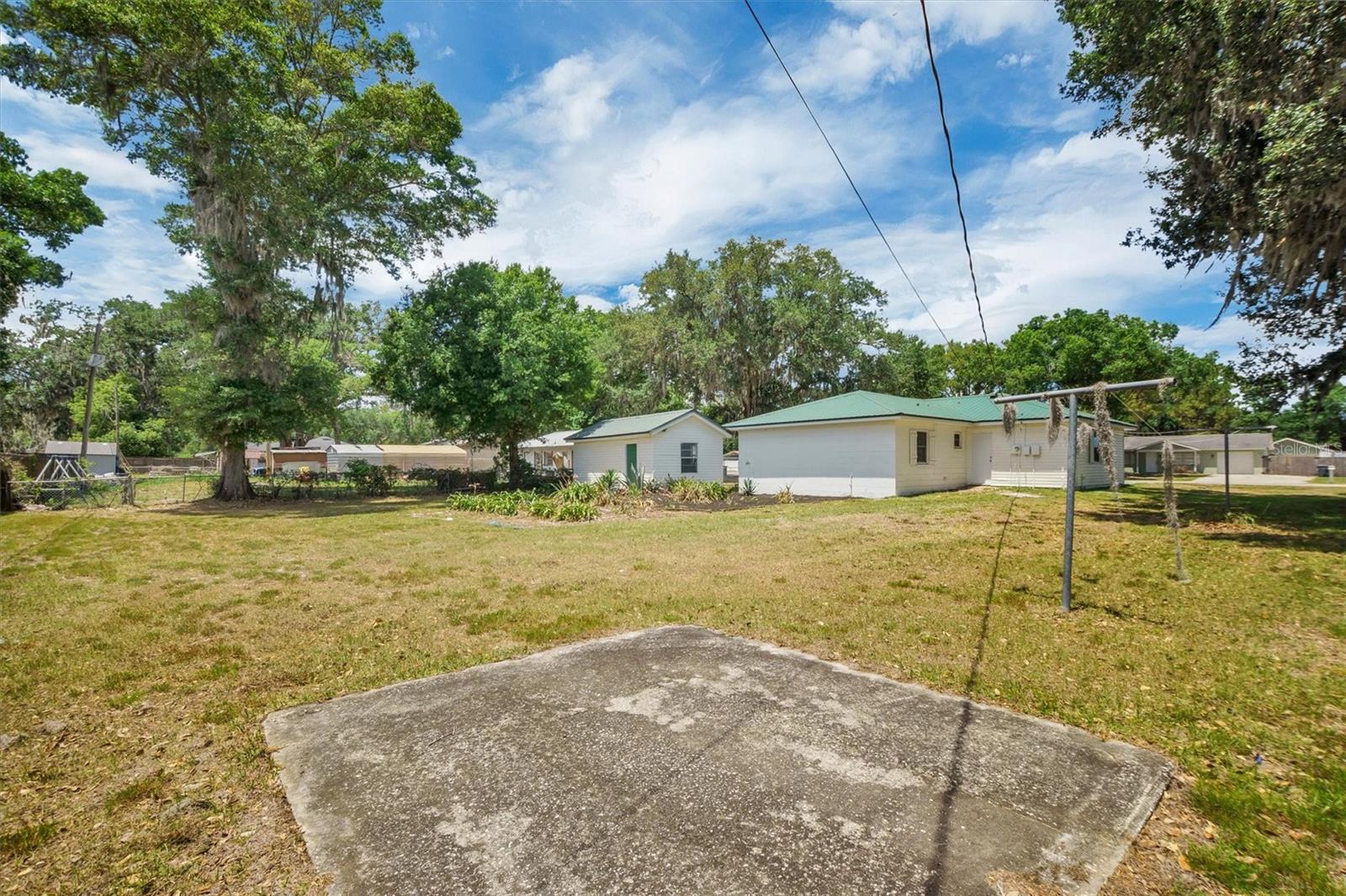 Listing photo id 21 for 112 Amy Circle