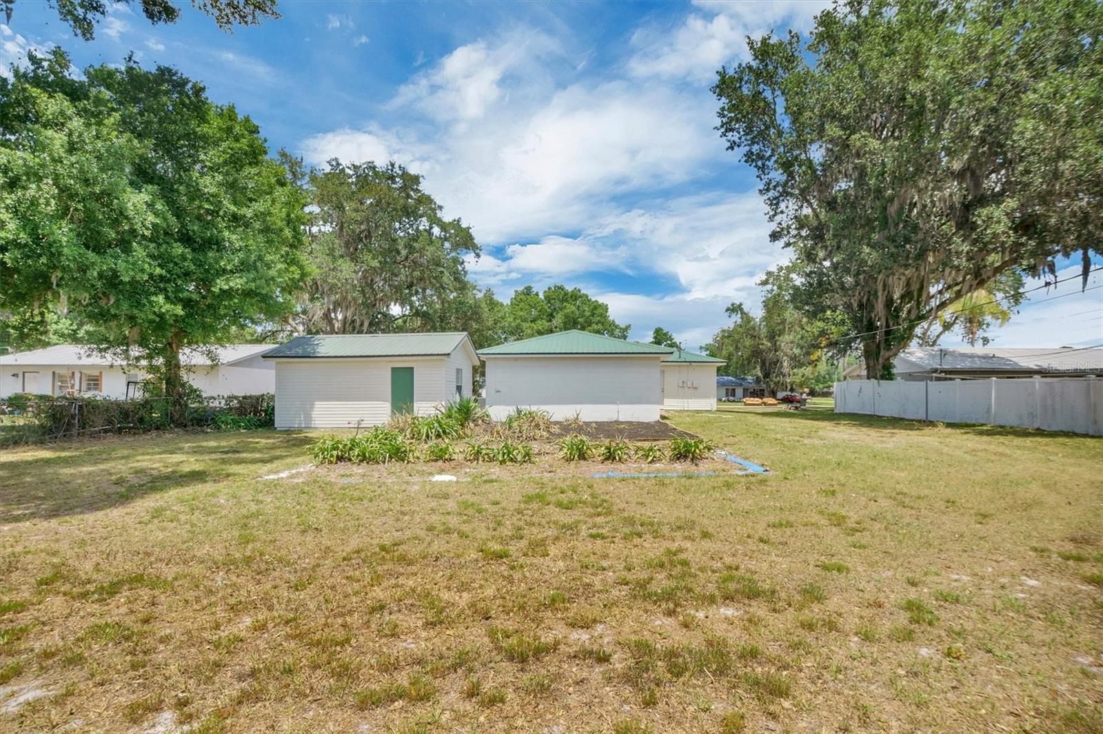 Listing photo id 22 for 112 Amy Circle