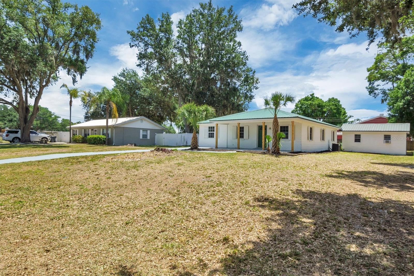 Listing photo id 1 for 112 Amy Circle