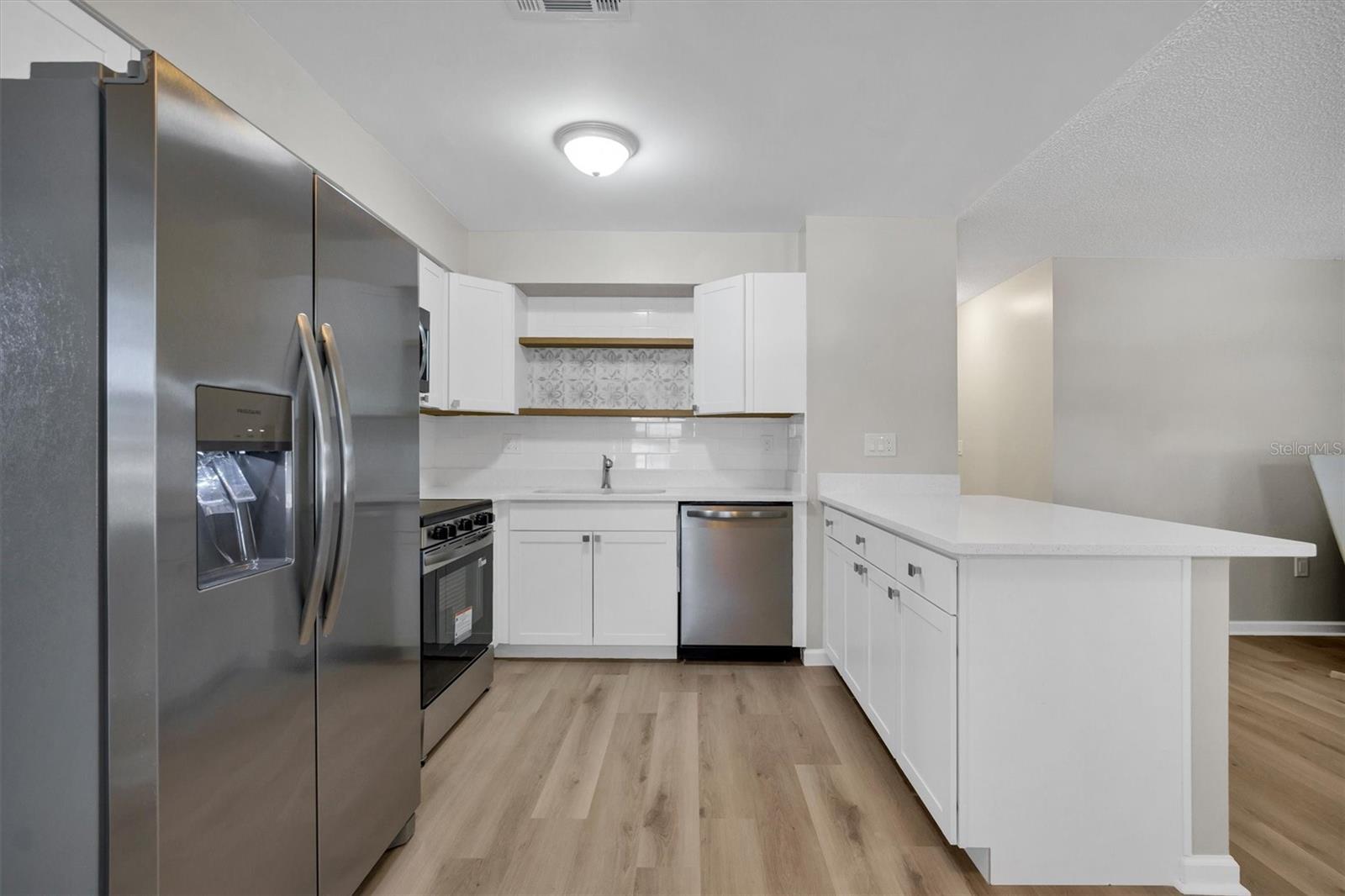 Listing photo id 4 for 112 Amy Circle