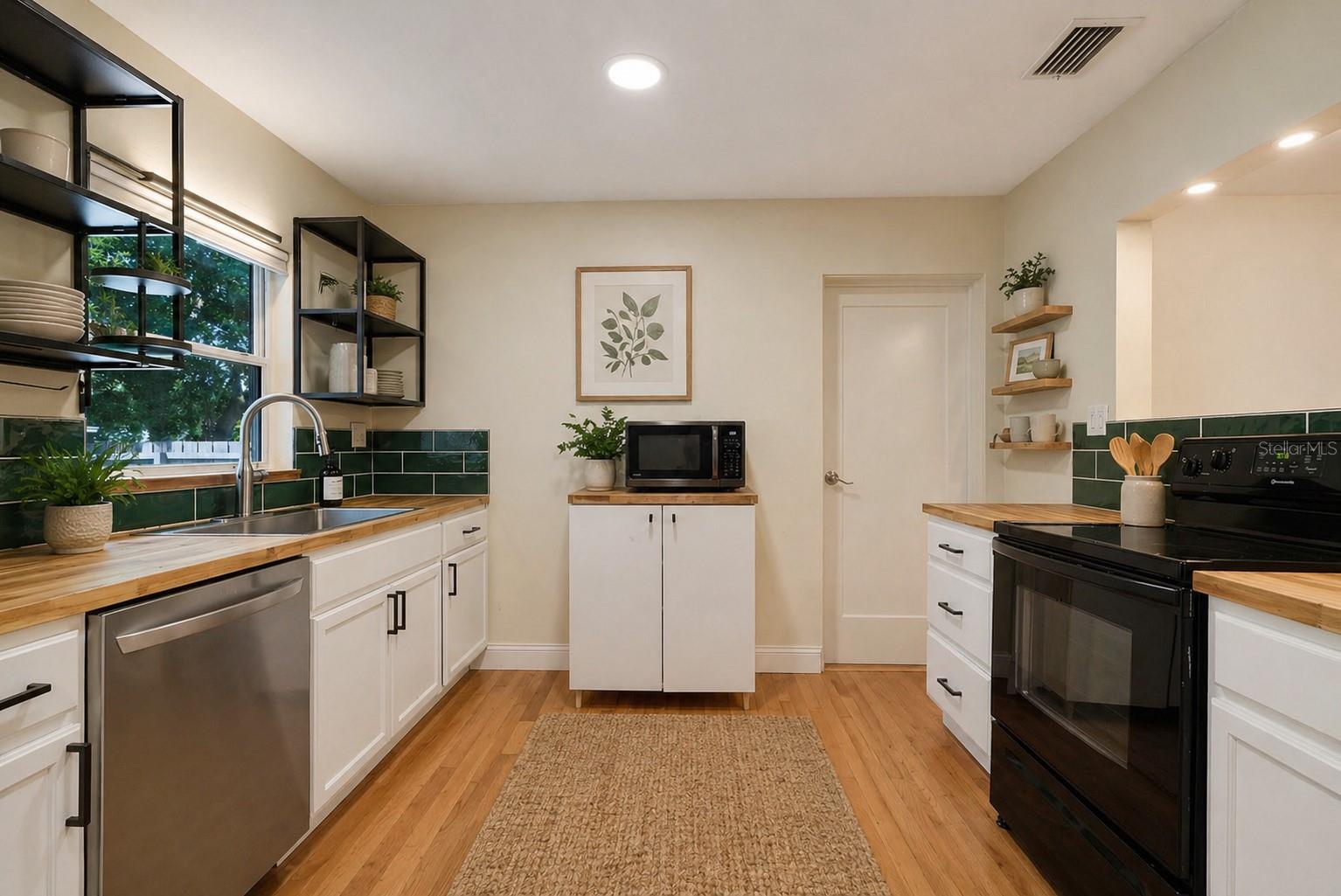 Image 13 of 35 For 1818 Garvin Street