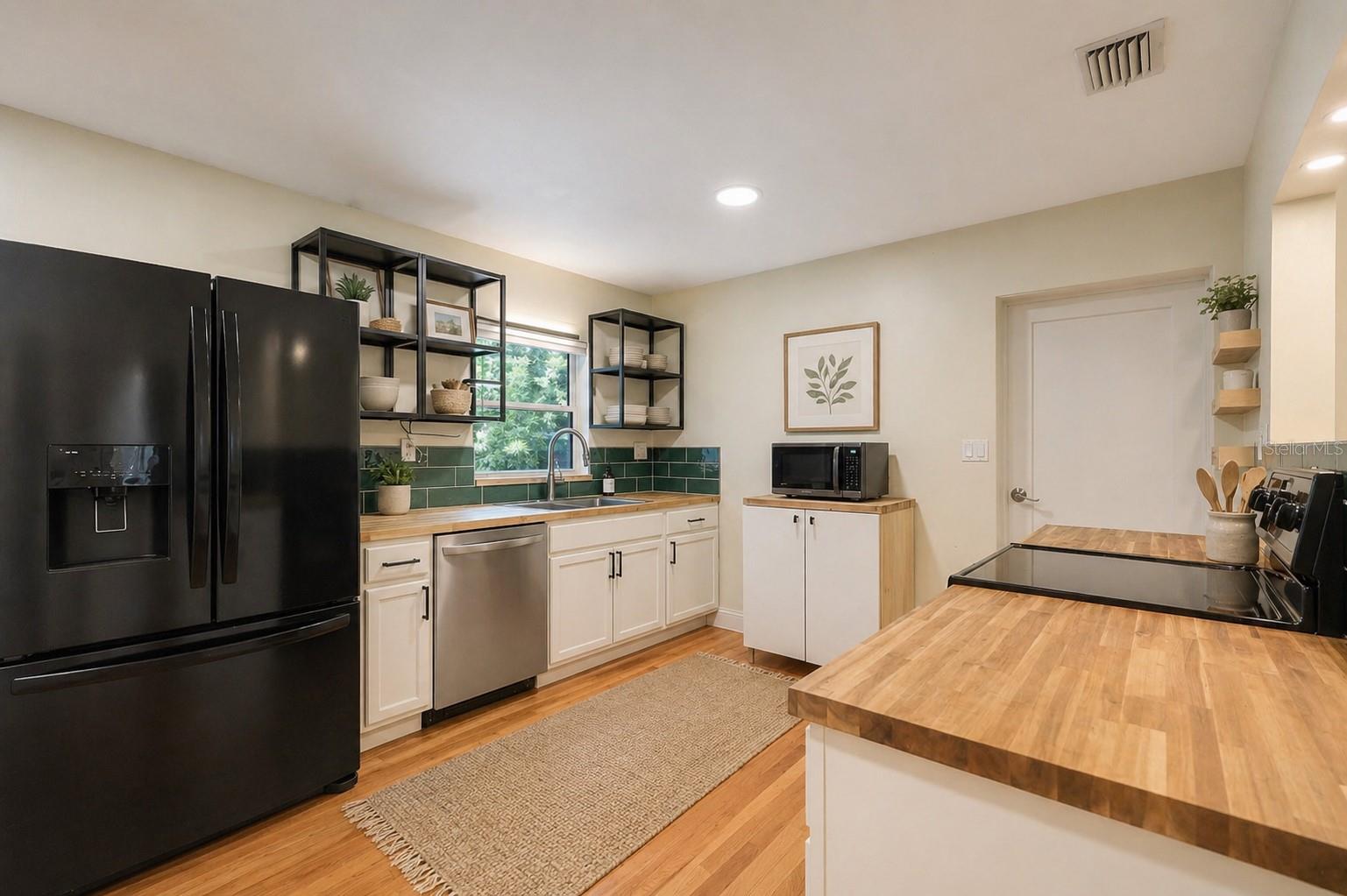 Image 17 of 35 For 1818 Garvin Street