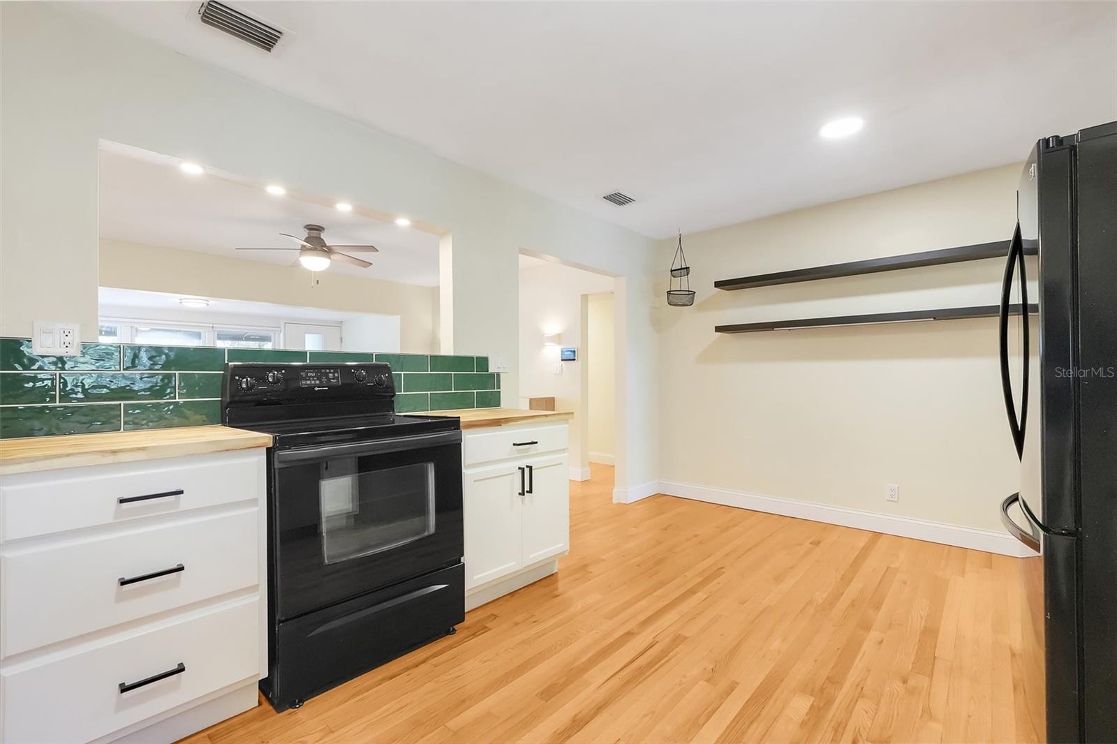 Image 18 of 35 For 1818 Garvin Street