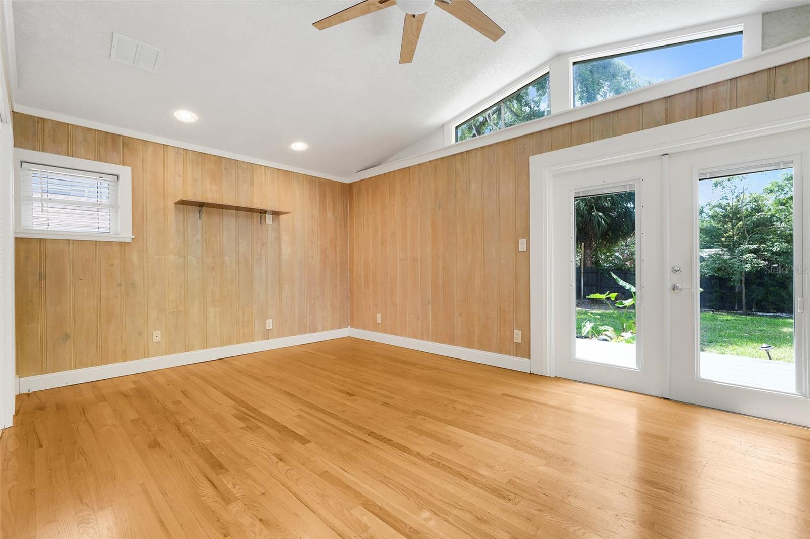 Image 22 of 35 For 1818 Garvin Street