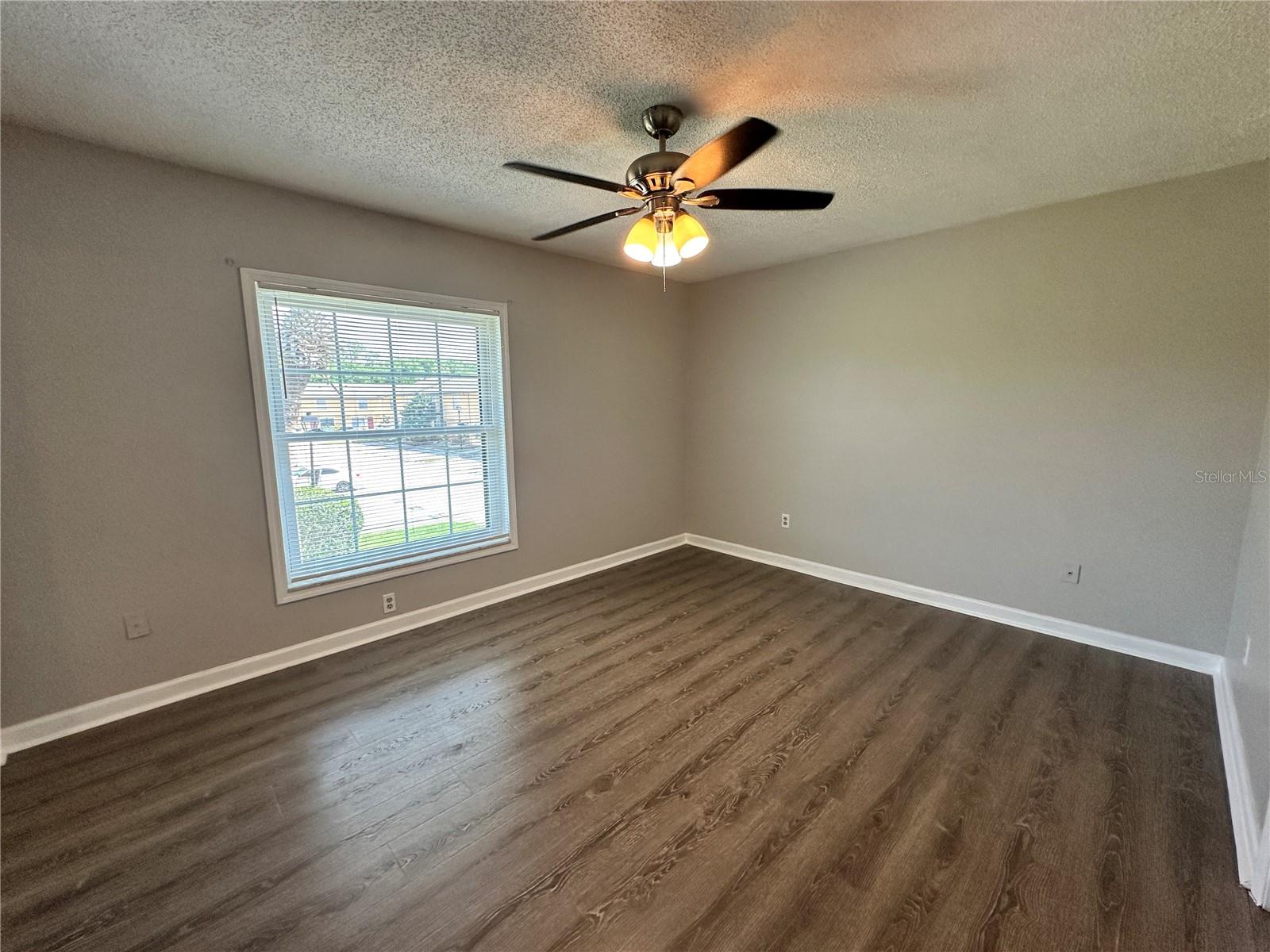 Image 12 of 27 For 3282 Oak Lake Place 3282