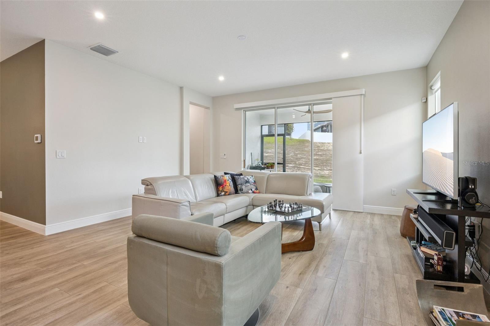 Image 10 of 59 For 2101 Axel Street
