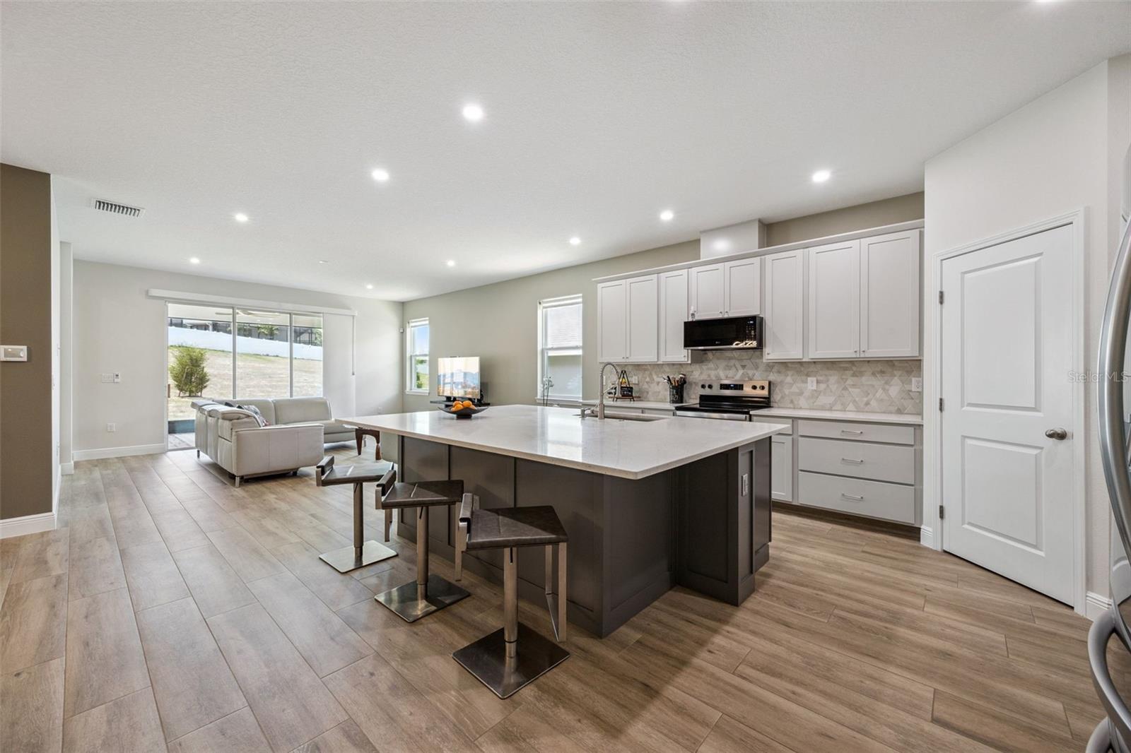 Image 13 of 59 For 2101 Axel Street