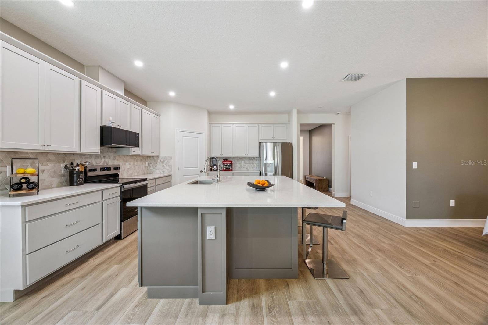 Image 16 of 59 For 2101 Axel Street