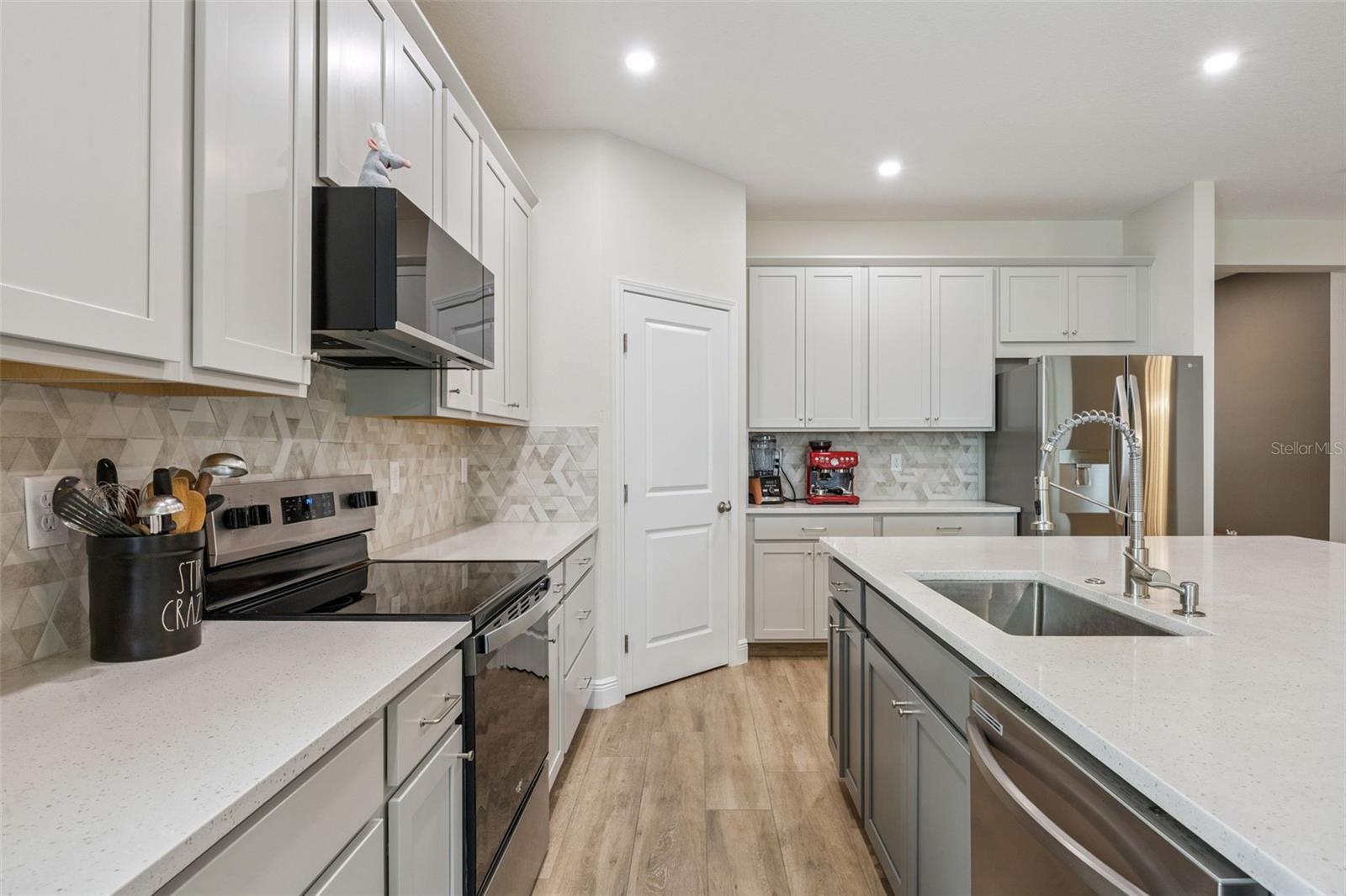 Image 17 of 59 For 2101 Axel Street