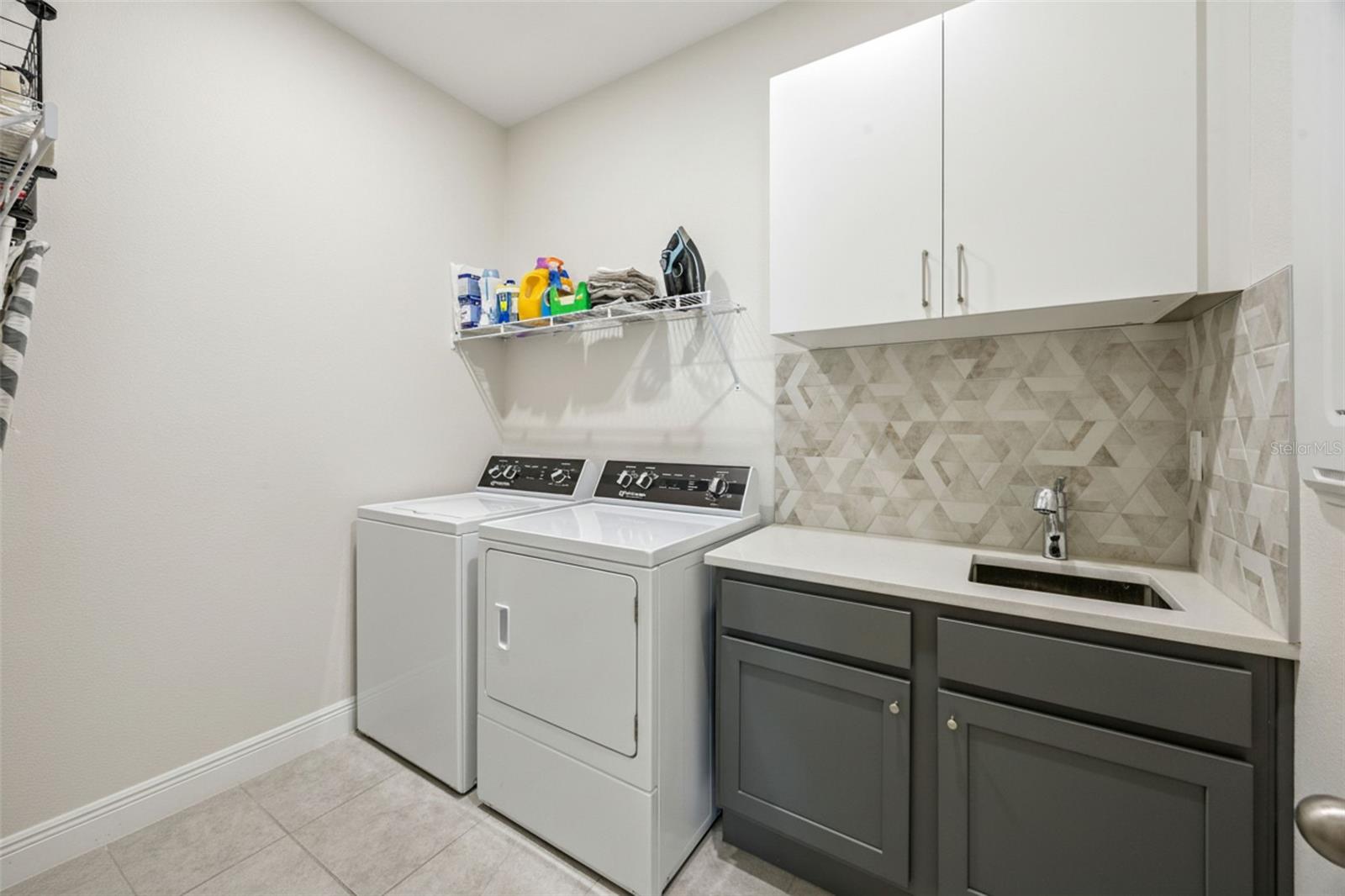 Image 36 of 59 For 2101 Axel Street