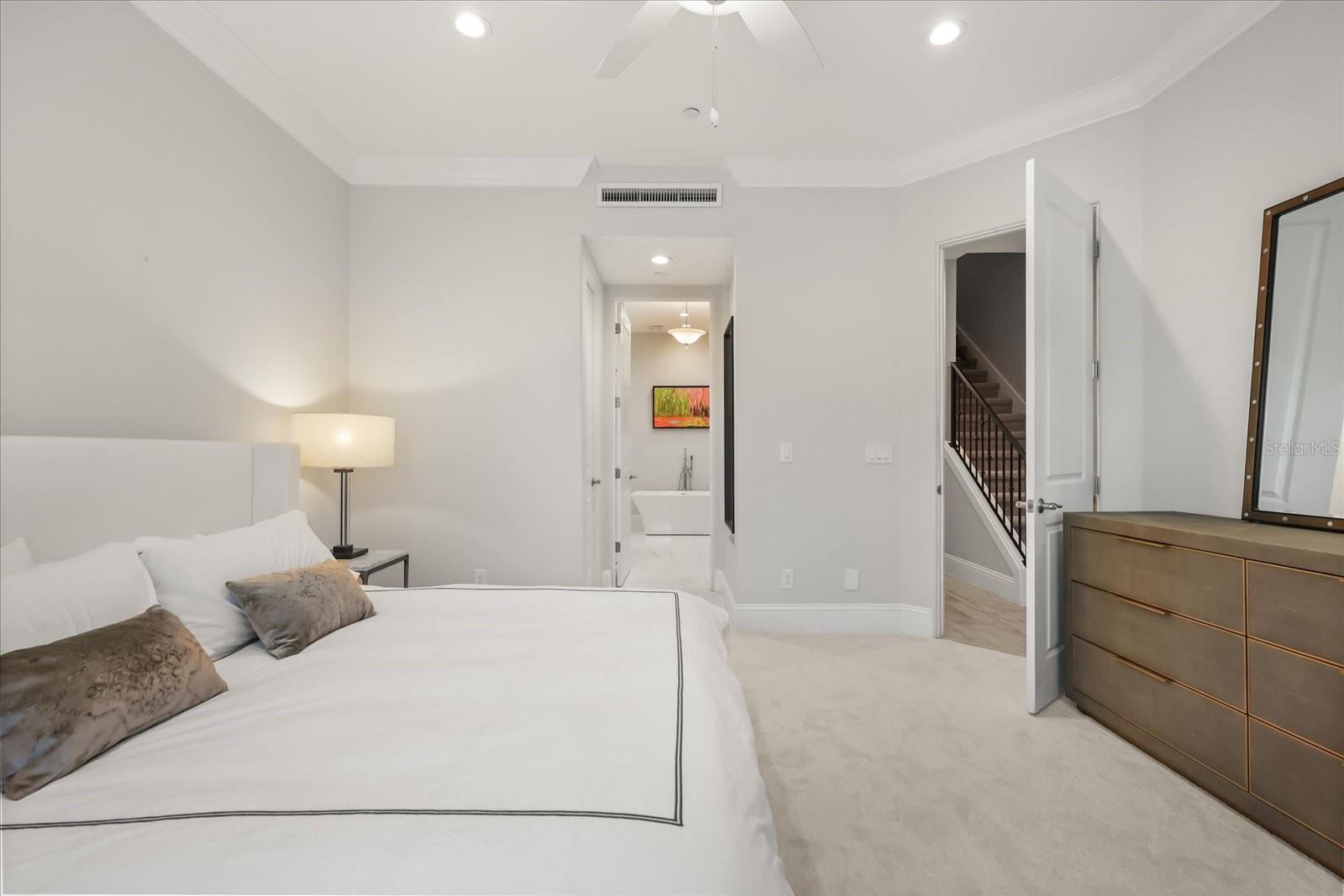 Image 13 of 32 For 623 Jackson Street