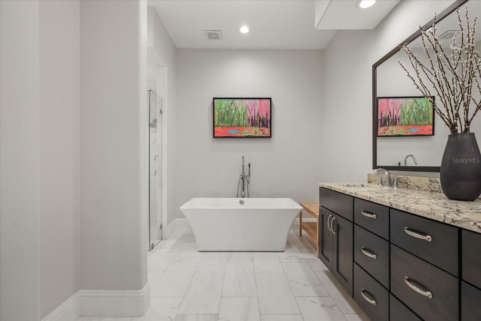 Image 14 of 32 For 623 Jackson Street