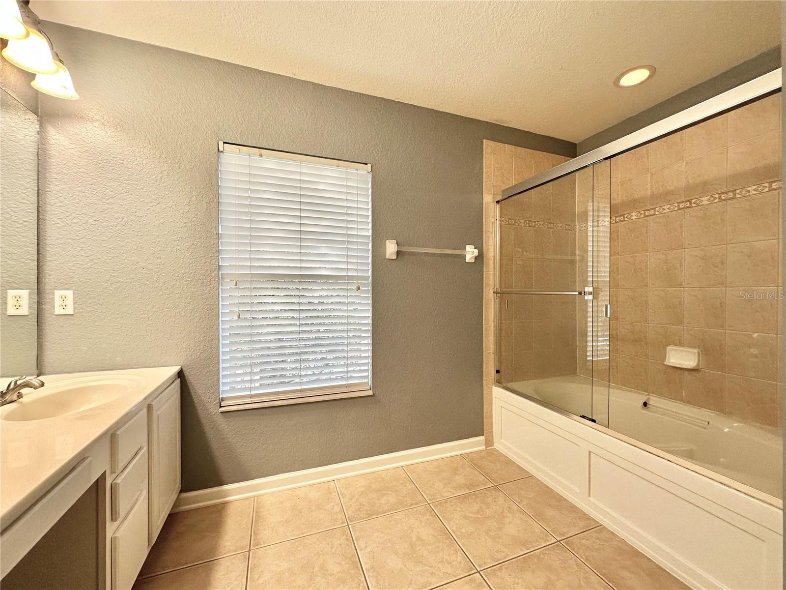 Image 24 of 35 For 6396 Daysbrook Drive 101