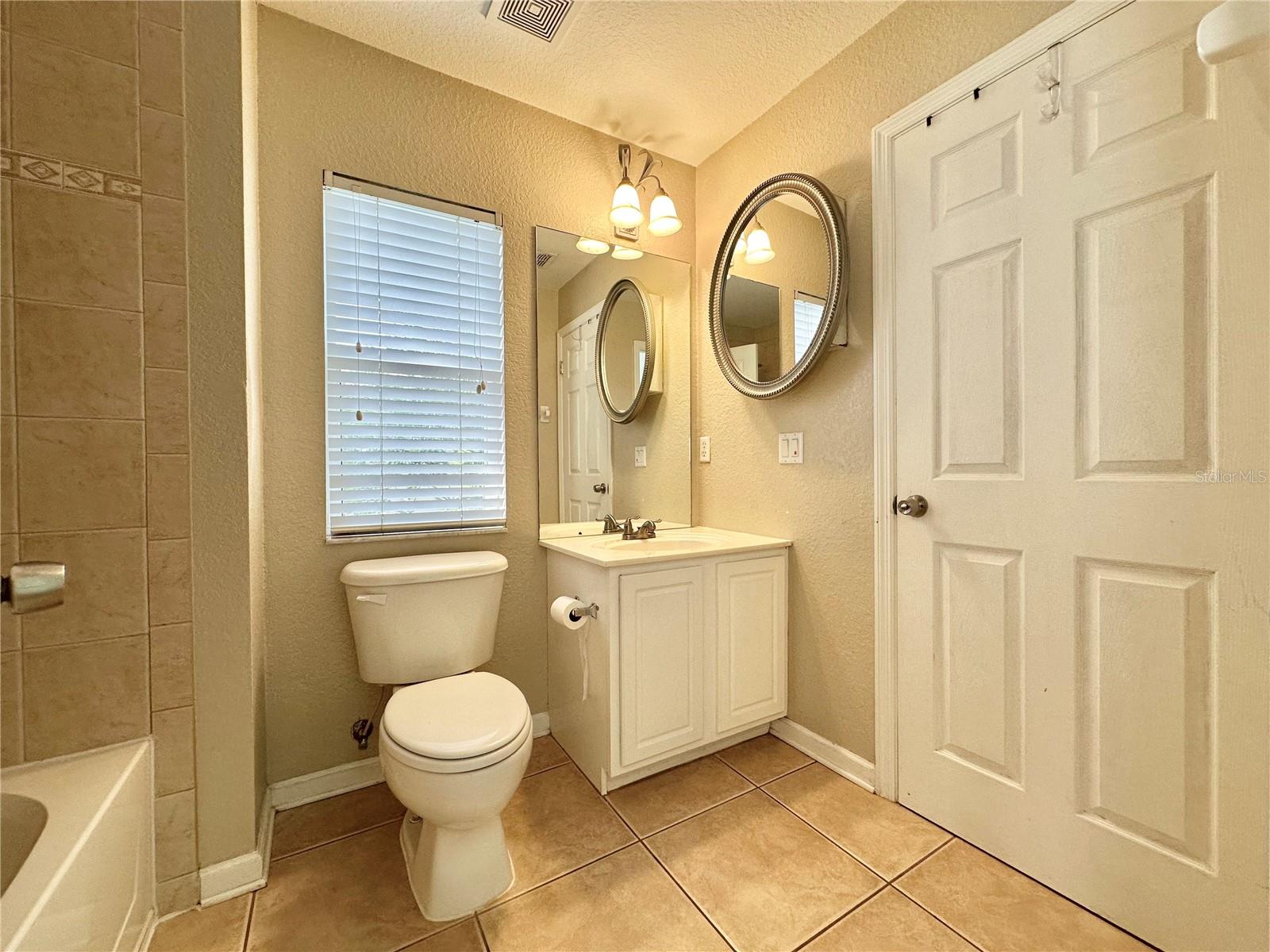 Image 27 of 35 For 6396 Daysbrook Drive 101