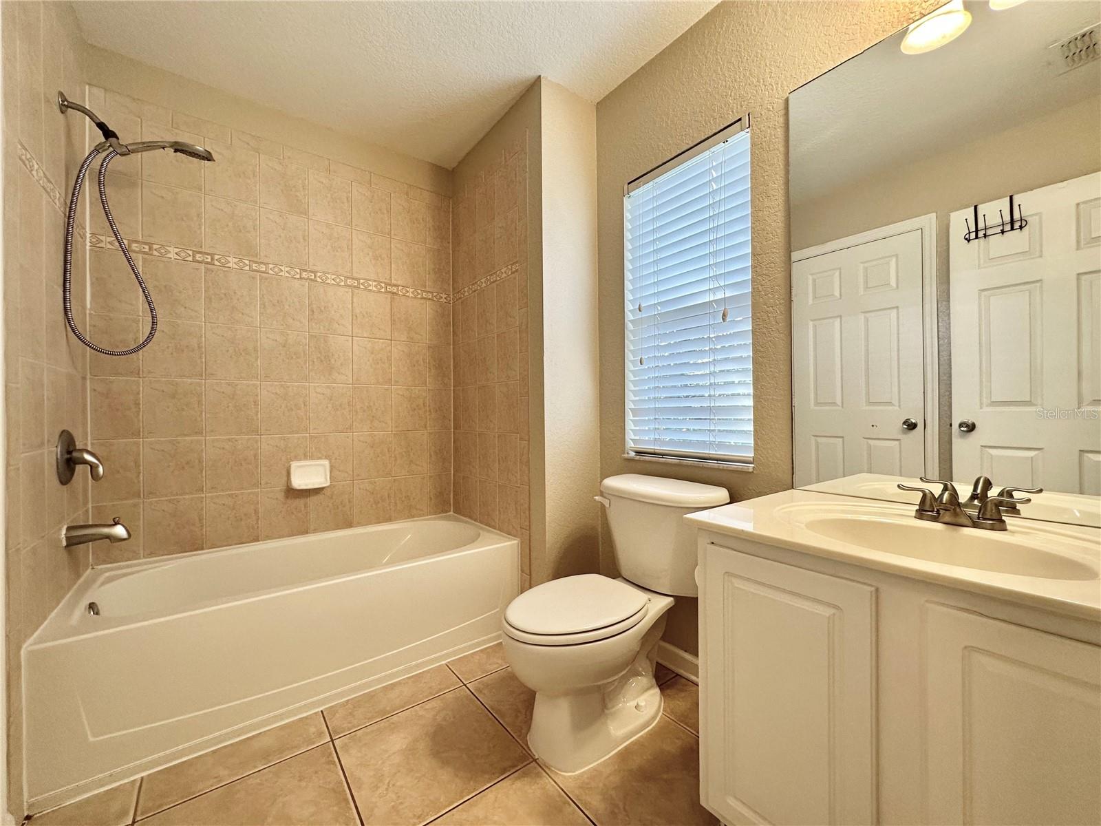 Image 28 of 35 For 6396 Daysbrook Drive 101