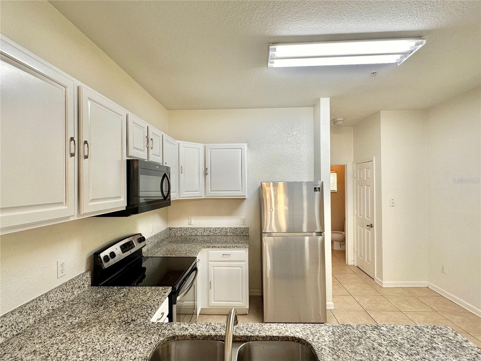 Image 5 of 35 For 6396 Daysbrook Drive 101