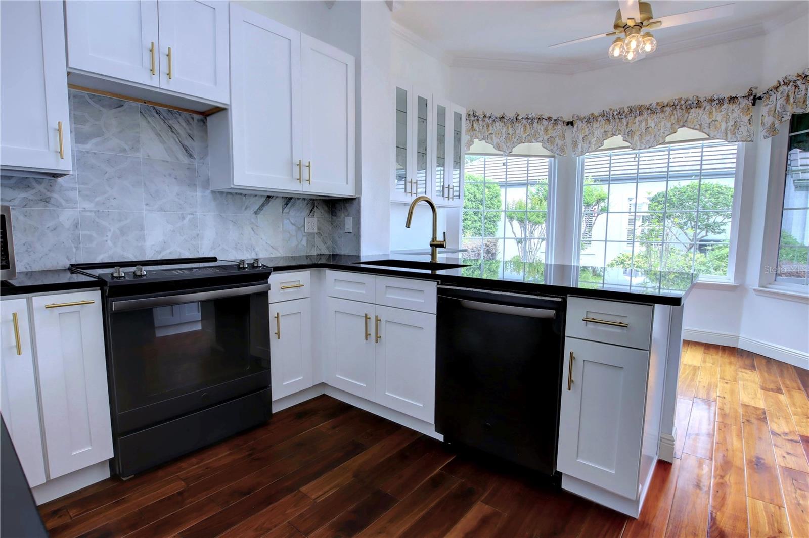 Image 11 of 39 For 1257 Brampton Place