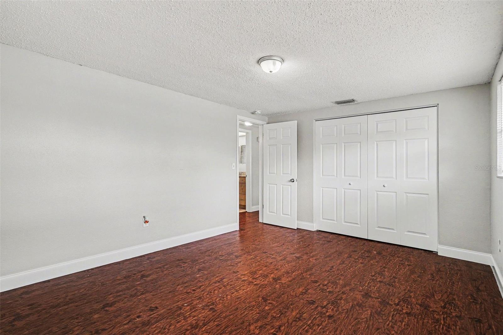 Image 15 of 19 For 7037 Magnolia Valley Drive