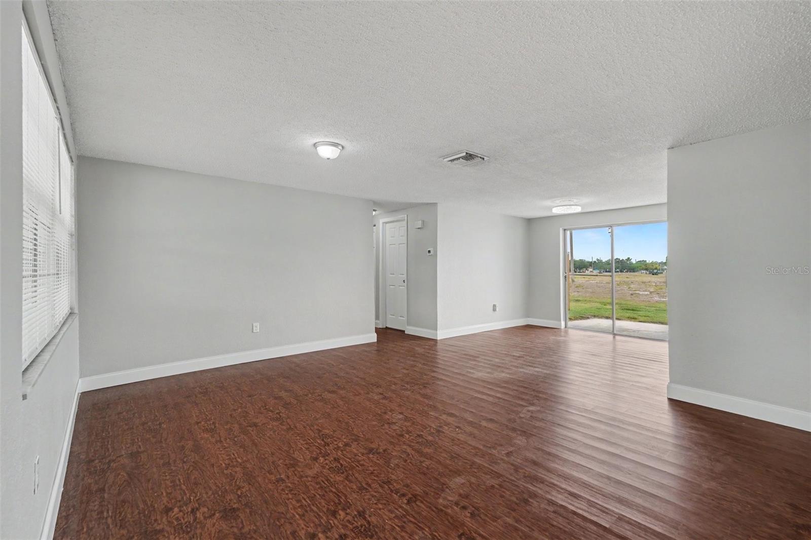 Image 4 of 19 For 7037 Magnolia Valley Drive