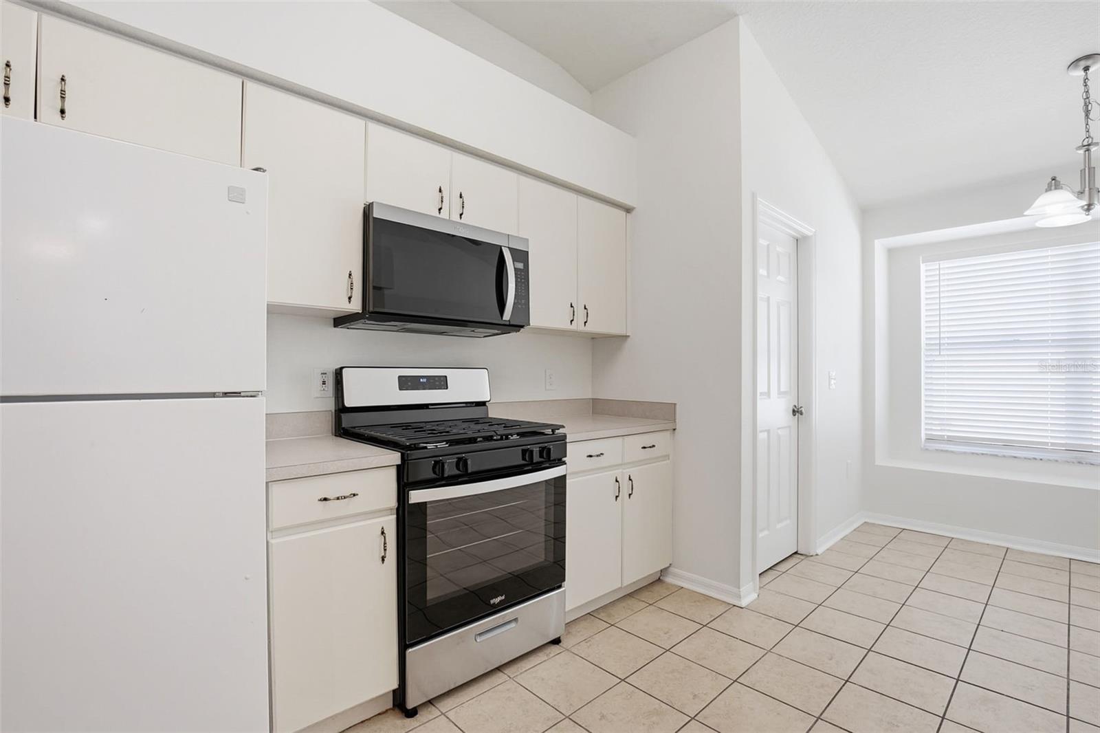 Image 10 of 33 For 22611 Roderick Drive