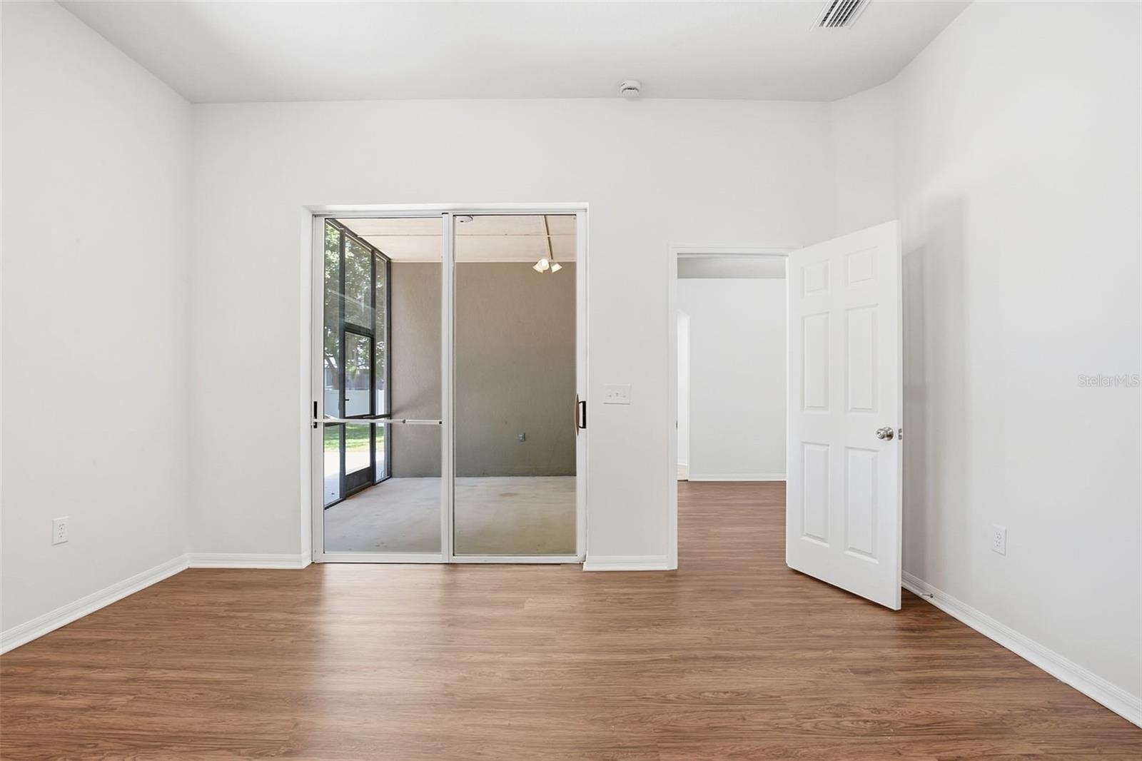 Image 13 of 33 For 22611 Roderick Drive