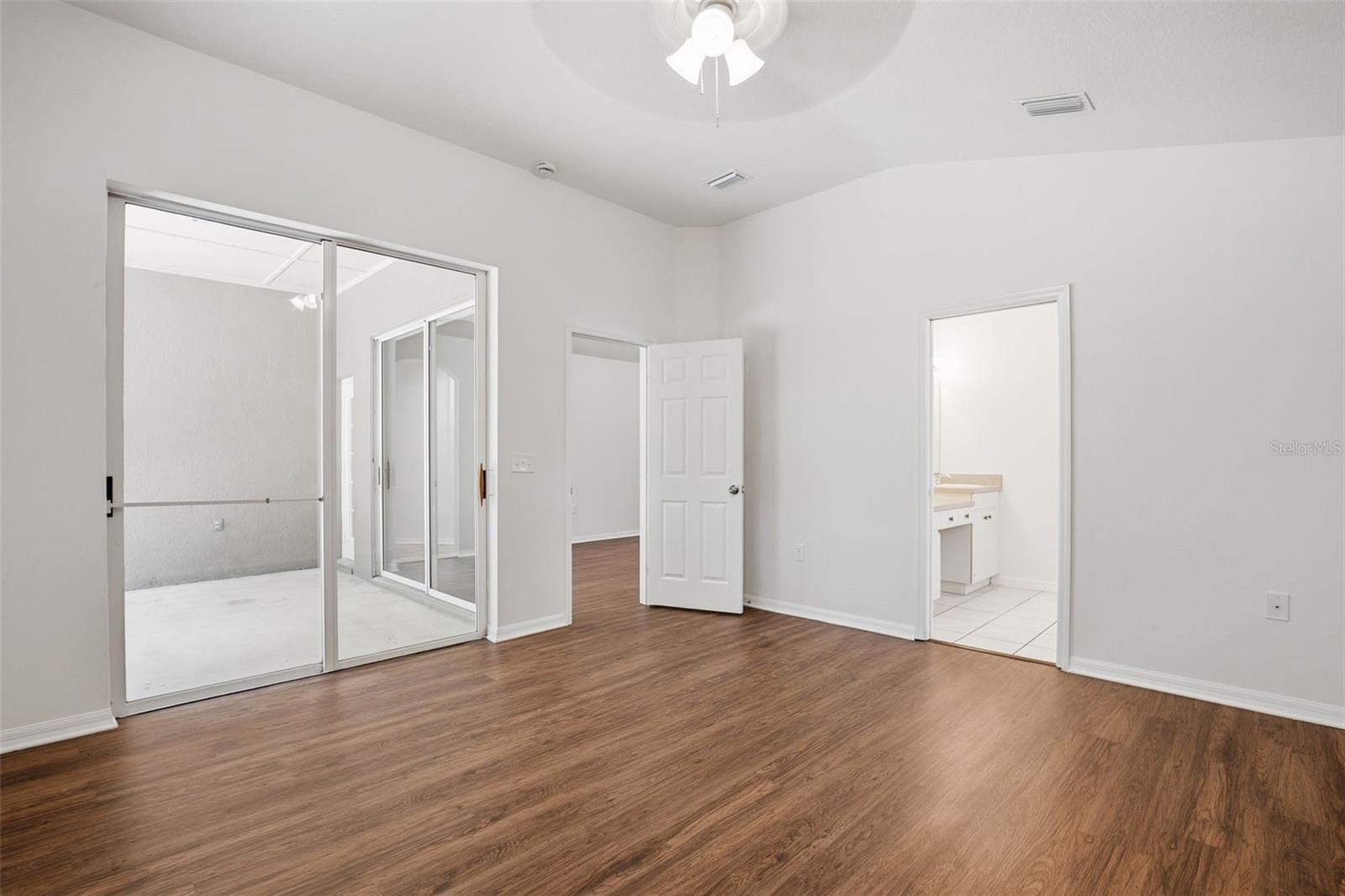 Image 19 of 33 For 22611 Roderick Drive