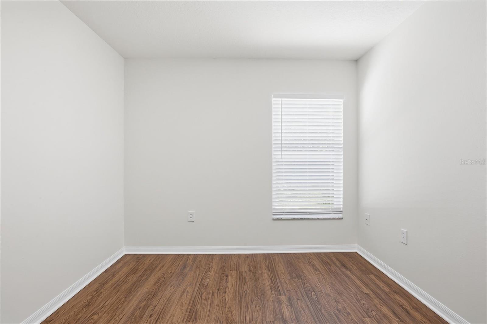 Image 22 of 33 For 22611 Roderick Drive