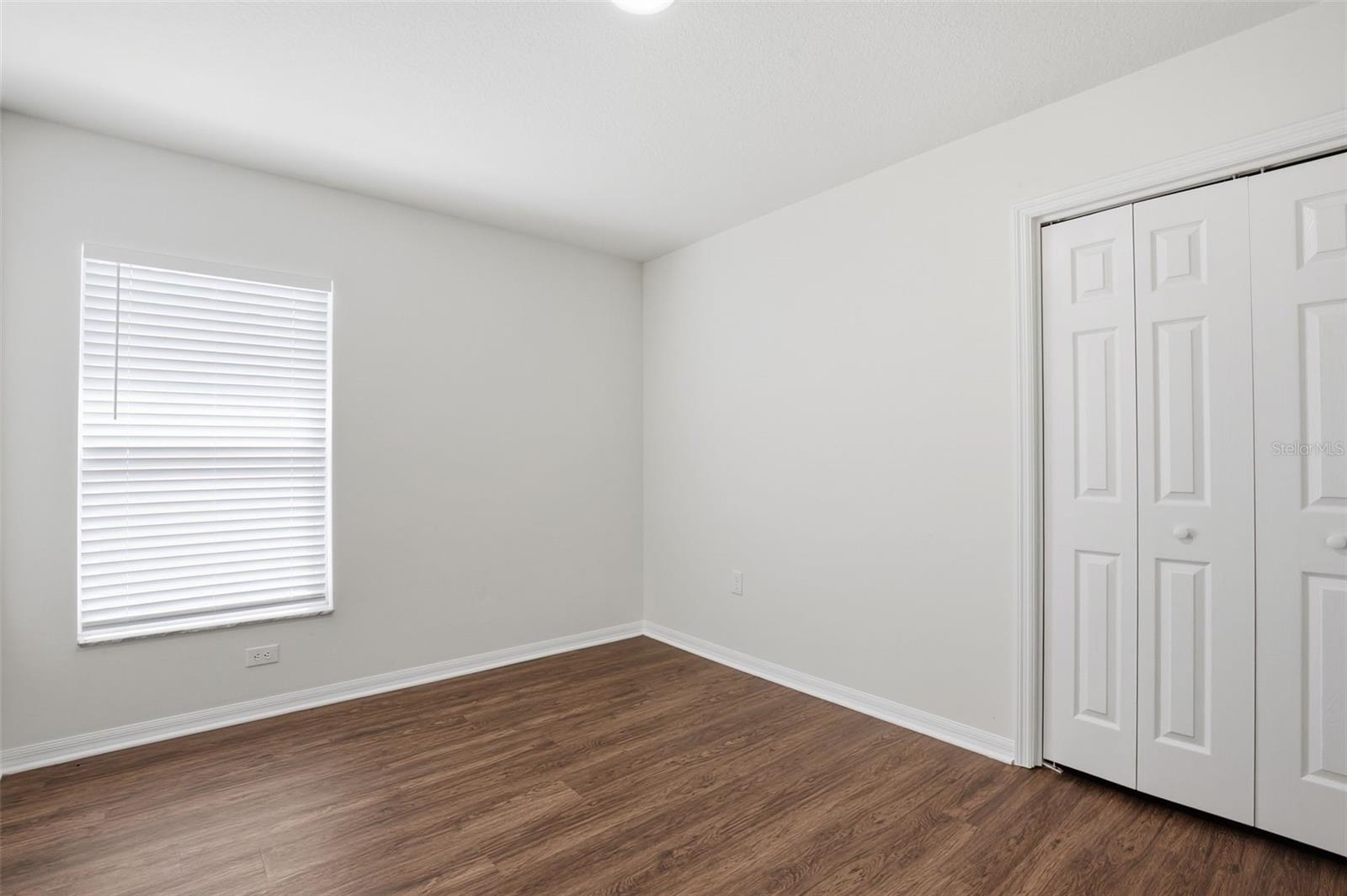 Image 24 of 33 For 22611 Roderick Drive
