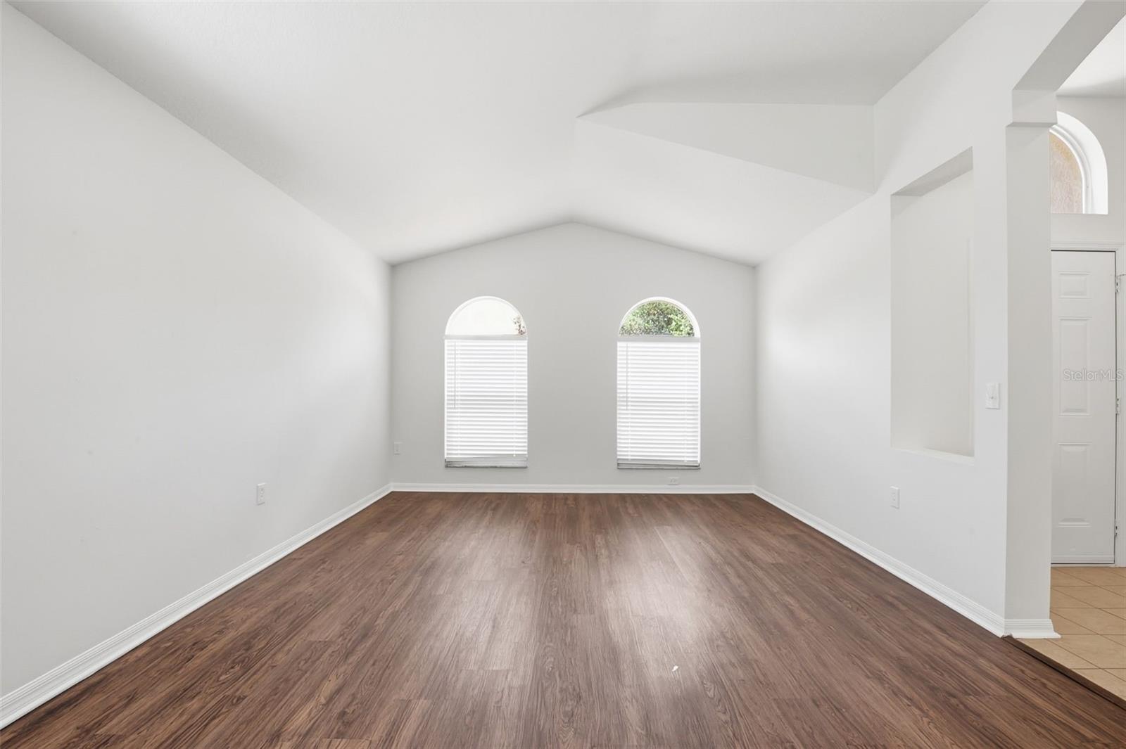 Image 4 of 33 For 22611 Roderick Drive