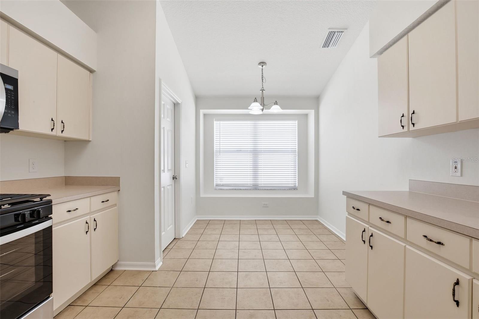 Image 9 of 33 For 22611 Roderick Drive