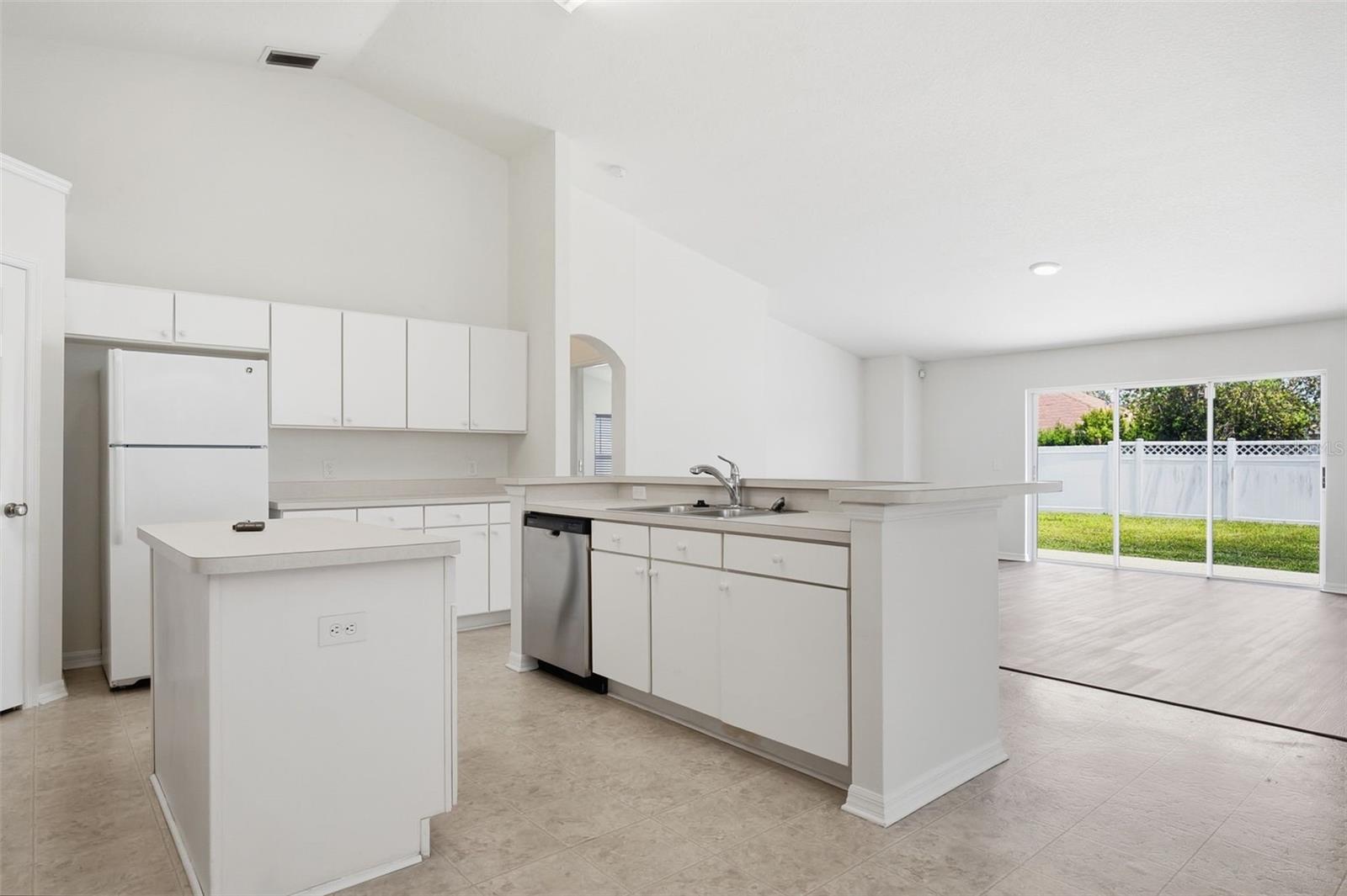 Image 16 of 39 For 5152 New Savannah Circle