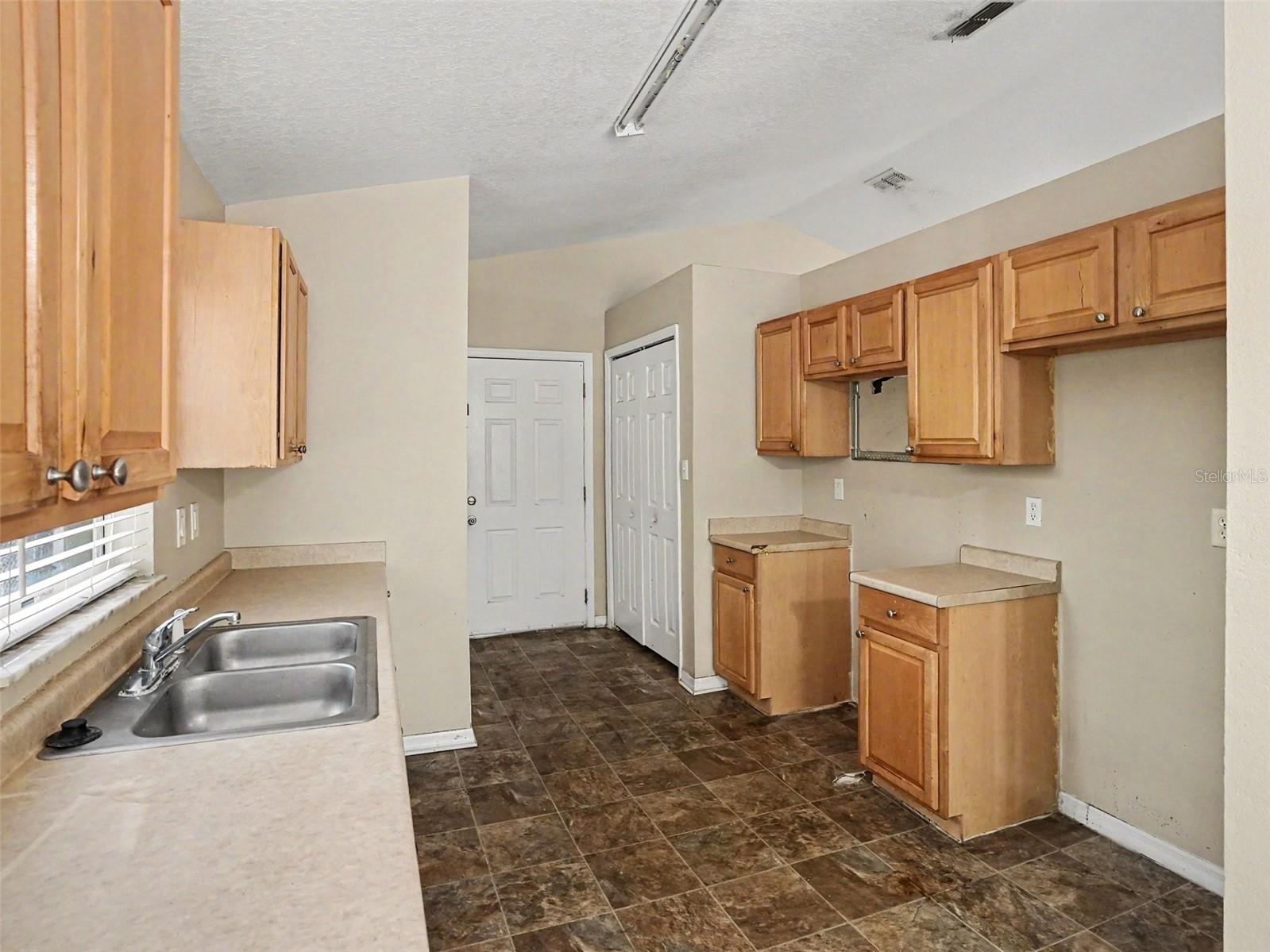 Image 5 of 17 For 6525 Aladdin Drive