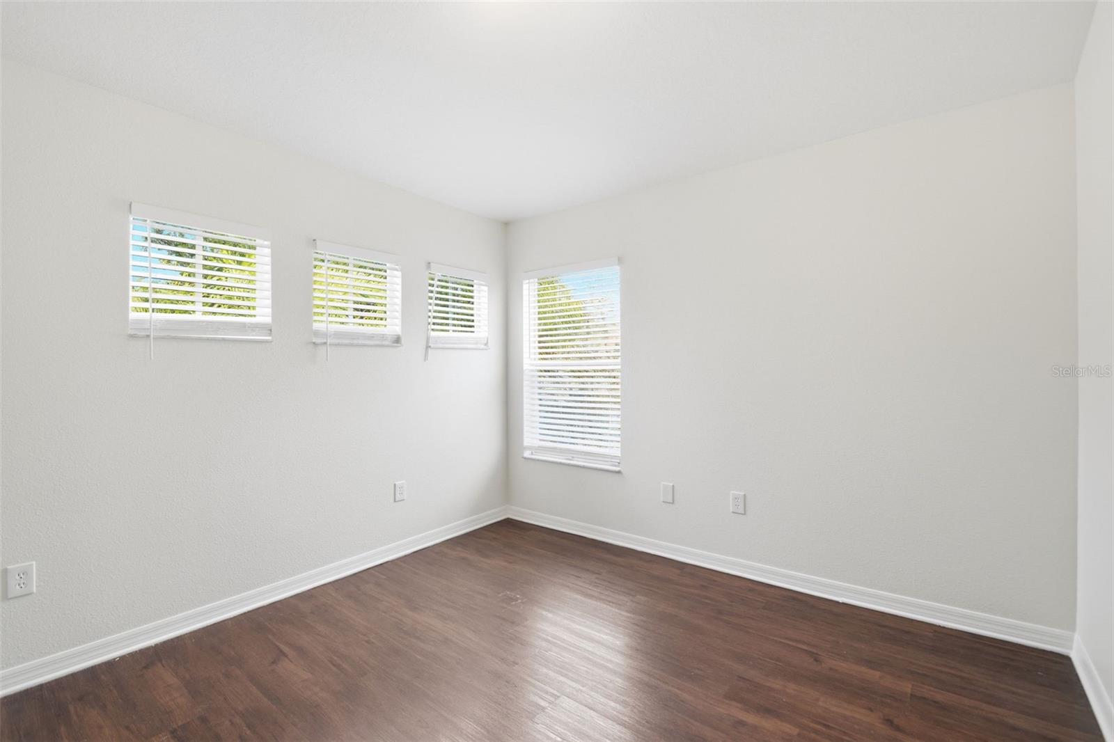 Image 18 of 50 For 15414 Shoal Haven Place