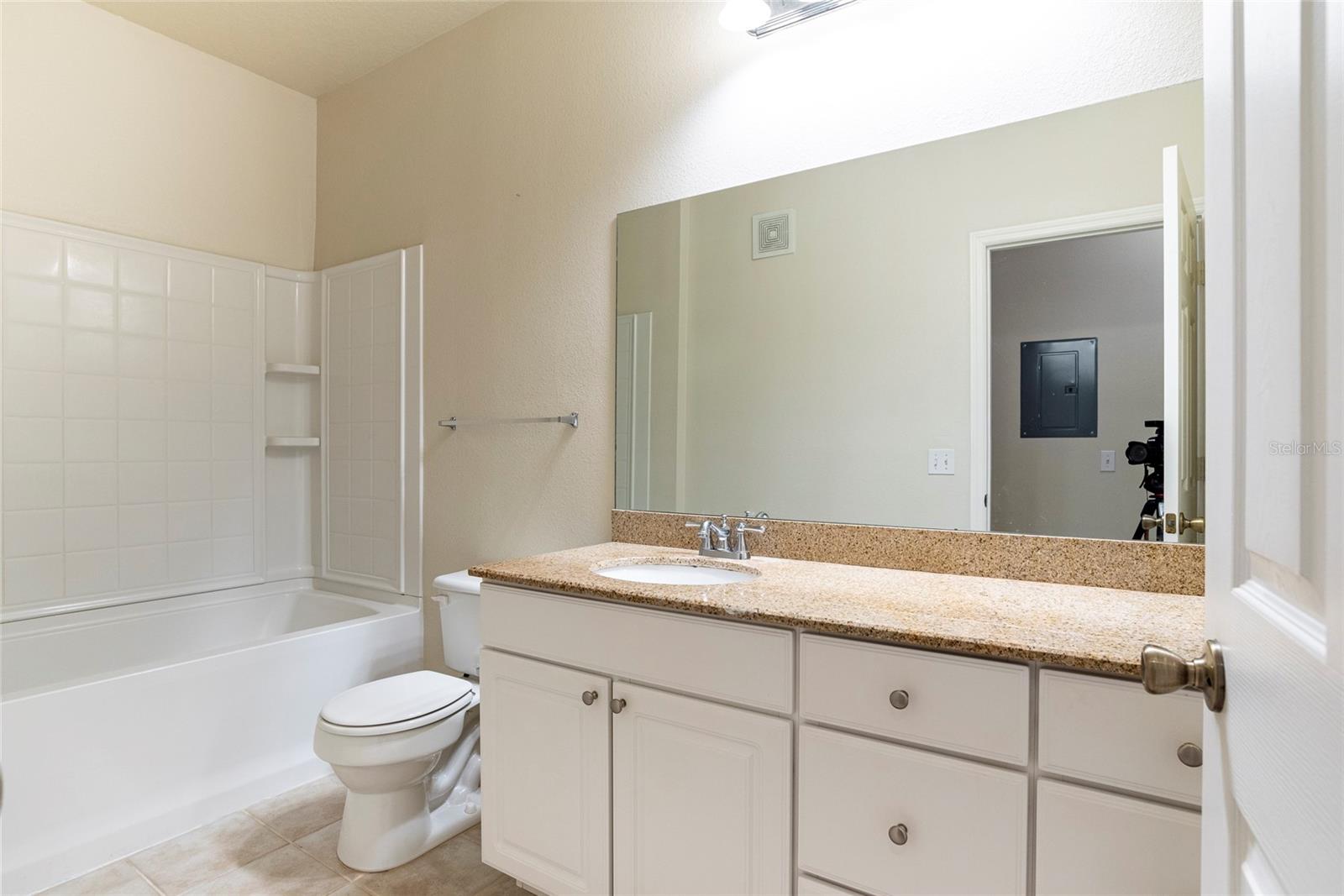 Image 15 of 15 For 417 Southern Pecan Circle 205