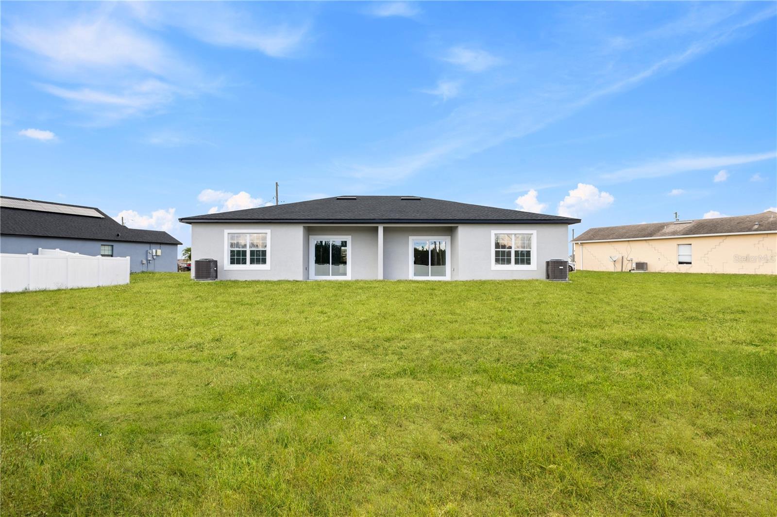 Image 10 of 37 For 835 E Colville Dr
