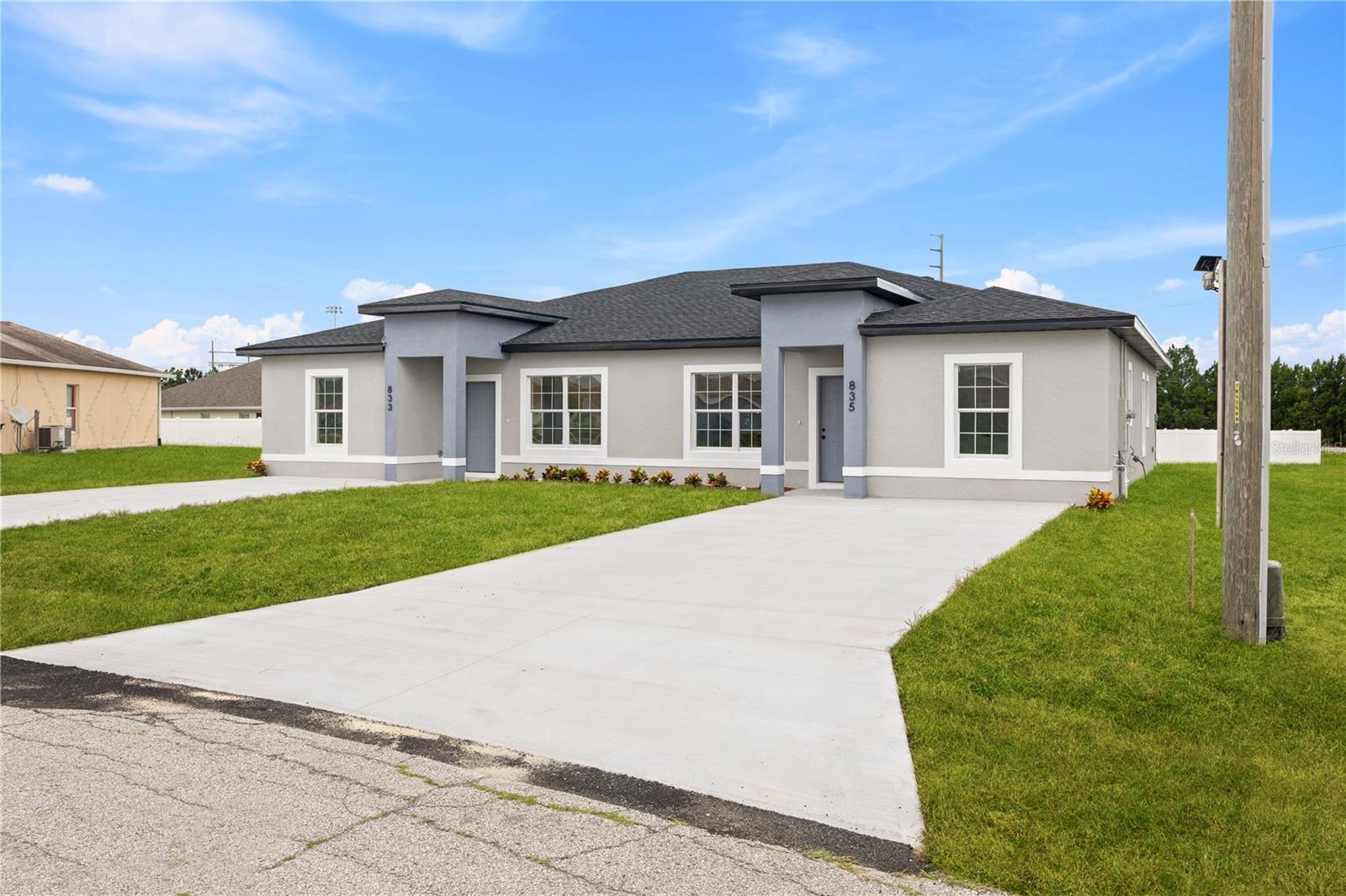 Image 9 of 37 For 835 E Colville Dr